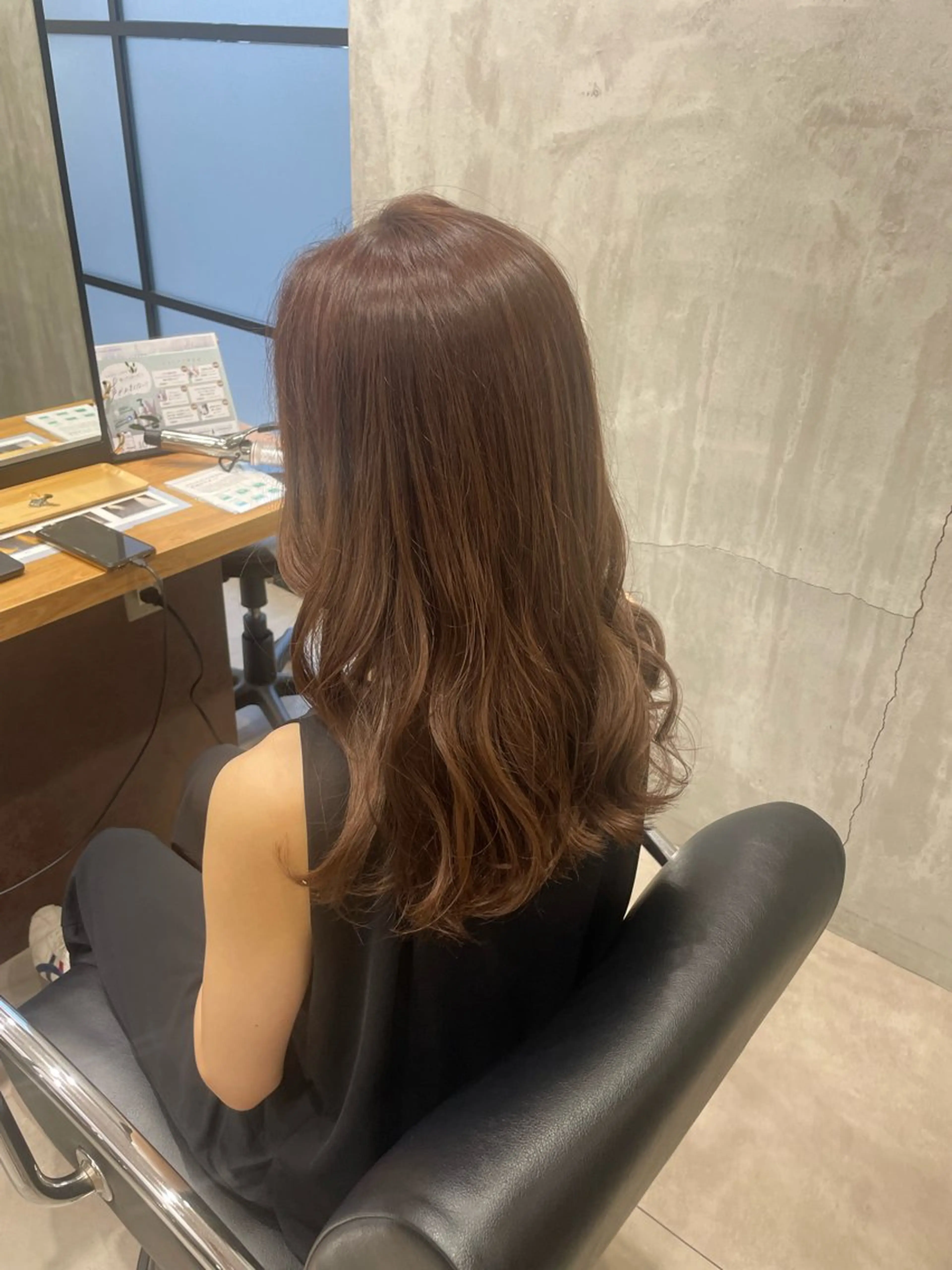 セミロング カラー 黒髪 ブラウンカラー 佐藤 由依/水光カラーのヘアスタイル