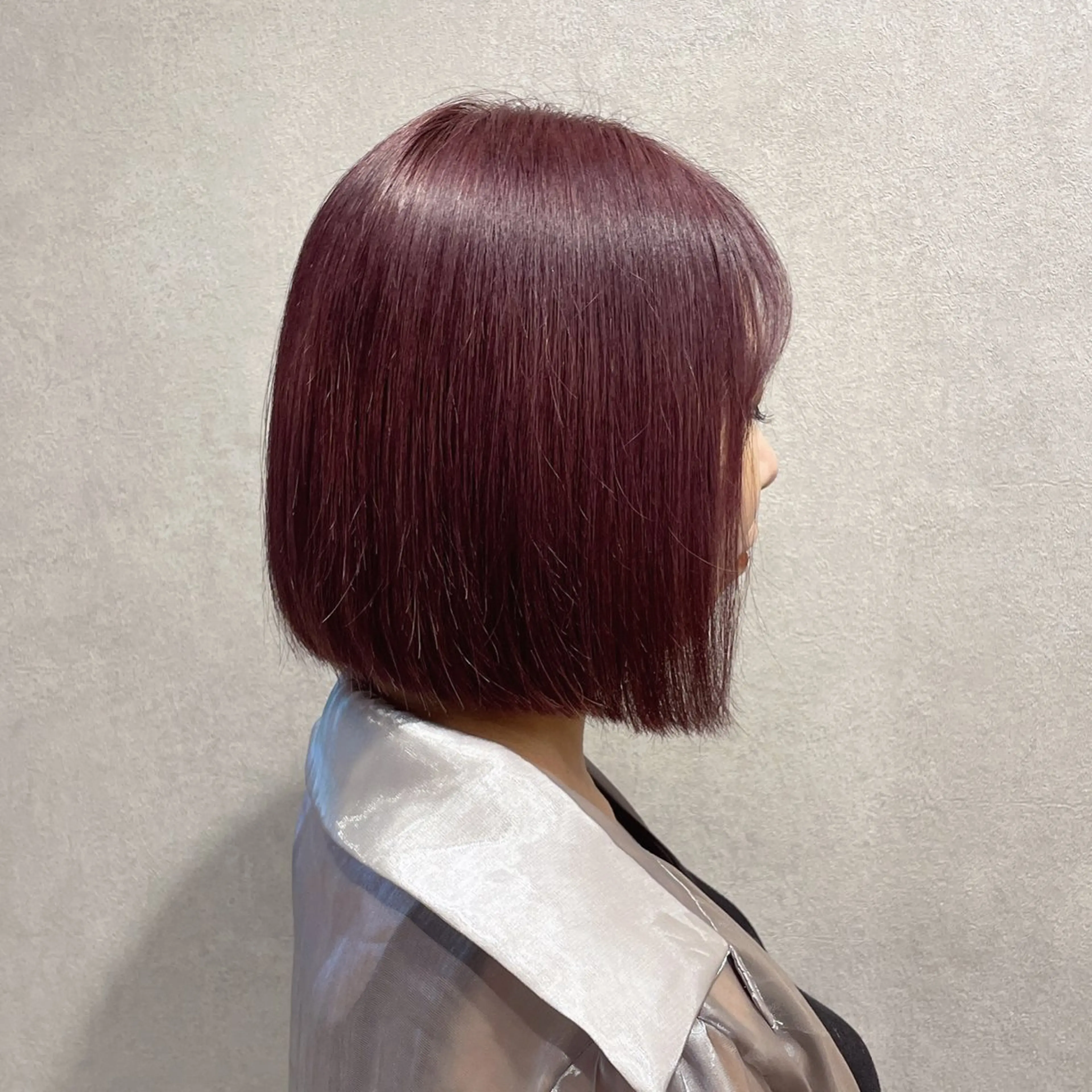 セミロング 高評価多数◎ コテ巻きパーマ星明夏のヘアスタイル