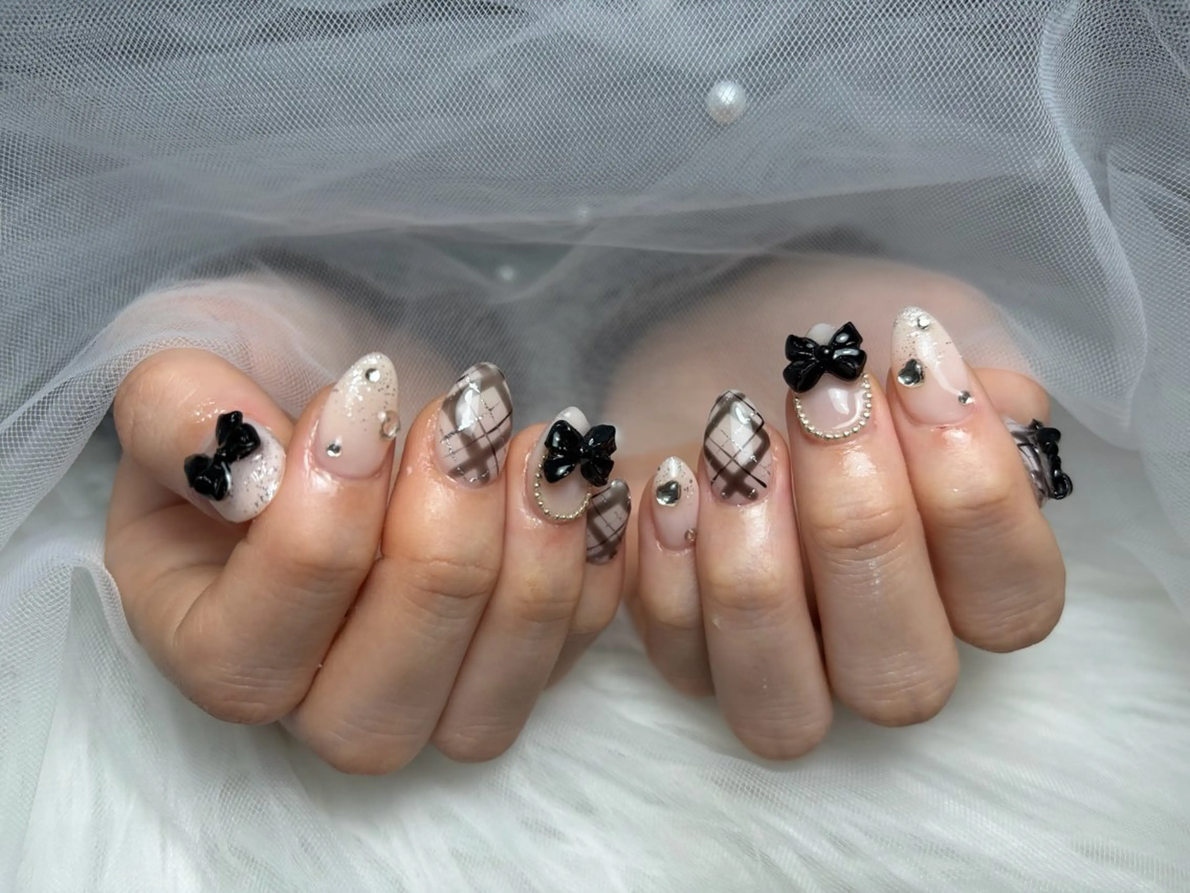 ネイル アートネイル 長さ出し ジェルネイル 韓国ネイル マグネットネイル ハンドネイル Cloudy Chan Nailのネイルデザイン