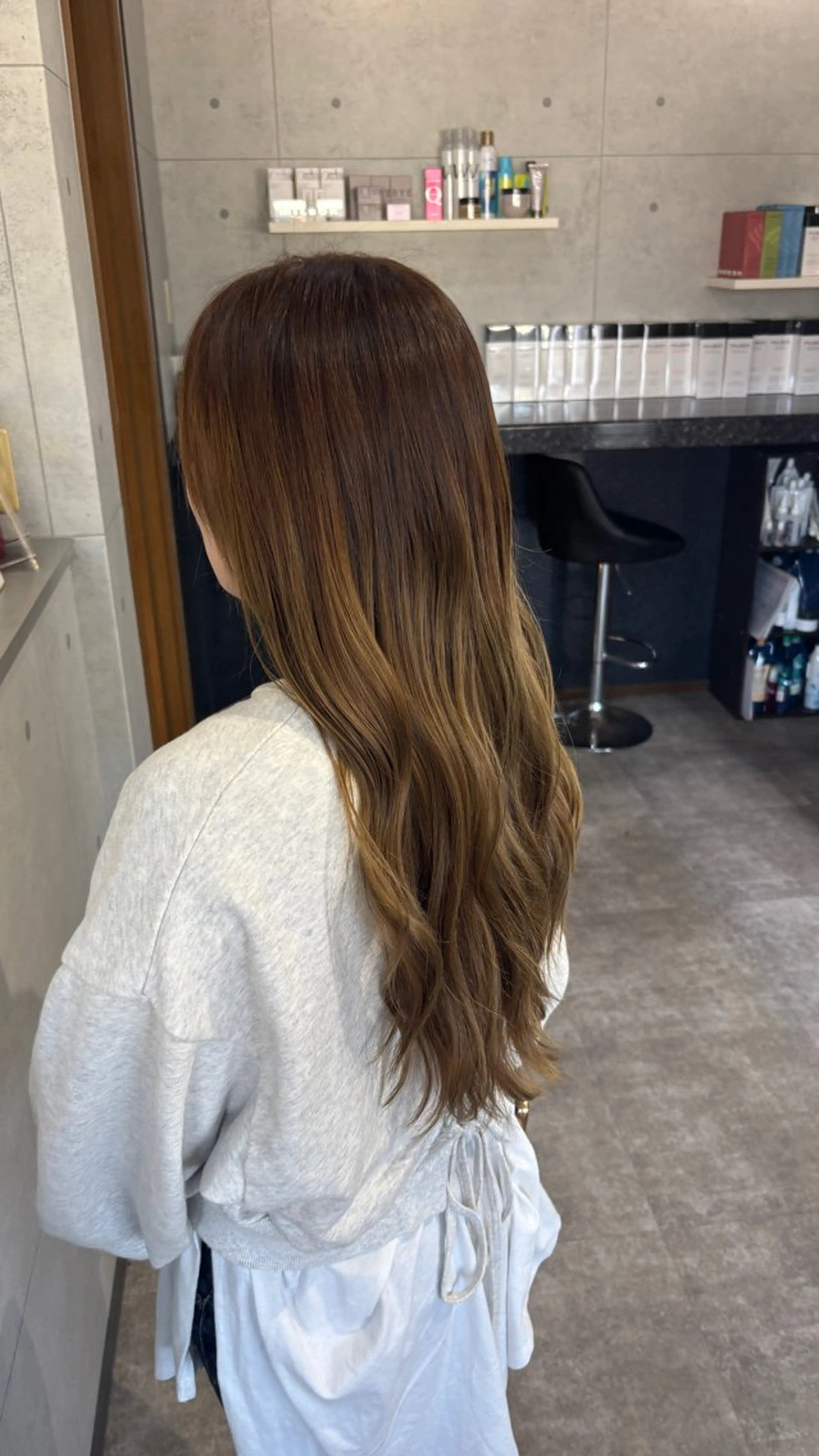 ロング ボブ くびれヘア くせ毛 髪質改善 切りっぱなしロブ カット ヘアカラー REVE美容室 REVEマツエクのヘアスタイル