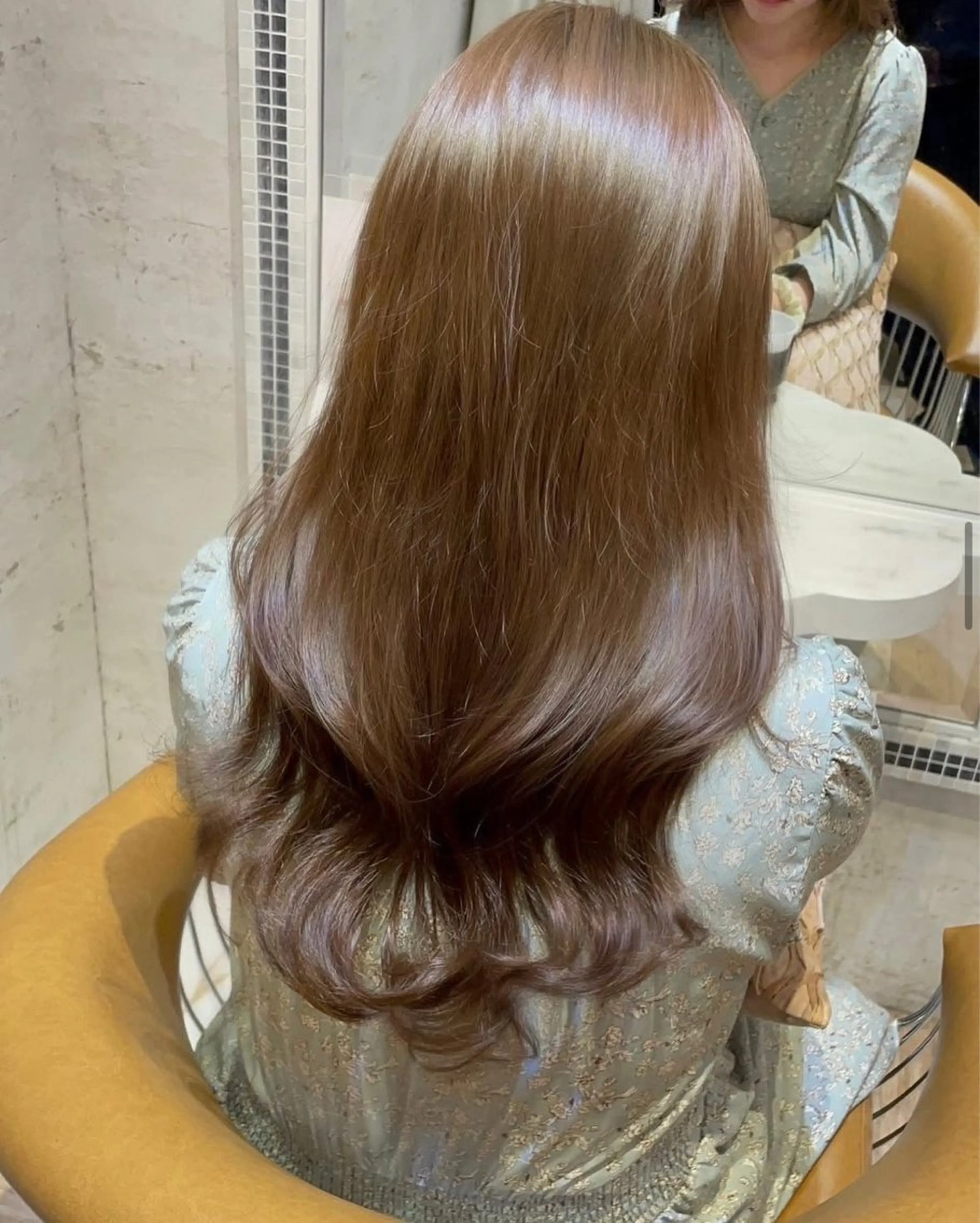 ロング カラー 森田花菜/栄/透明感 グレージュ/艶カラーのヘアスタイル