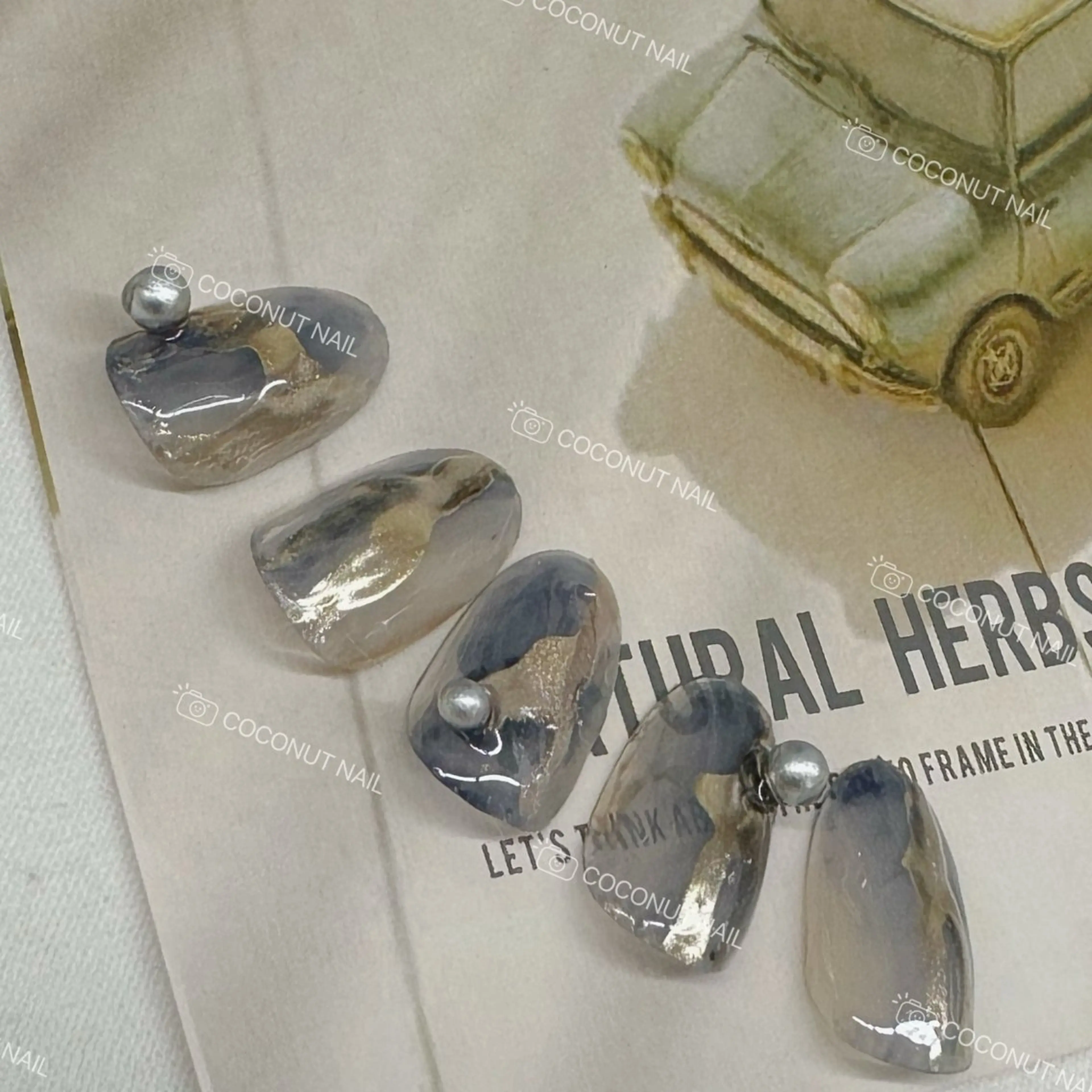 ネイル ニュアンスネイル ハンドネイル 神田 ココナッツのネイルデザイン