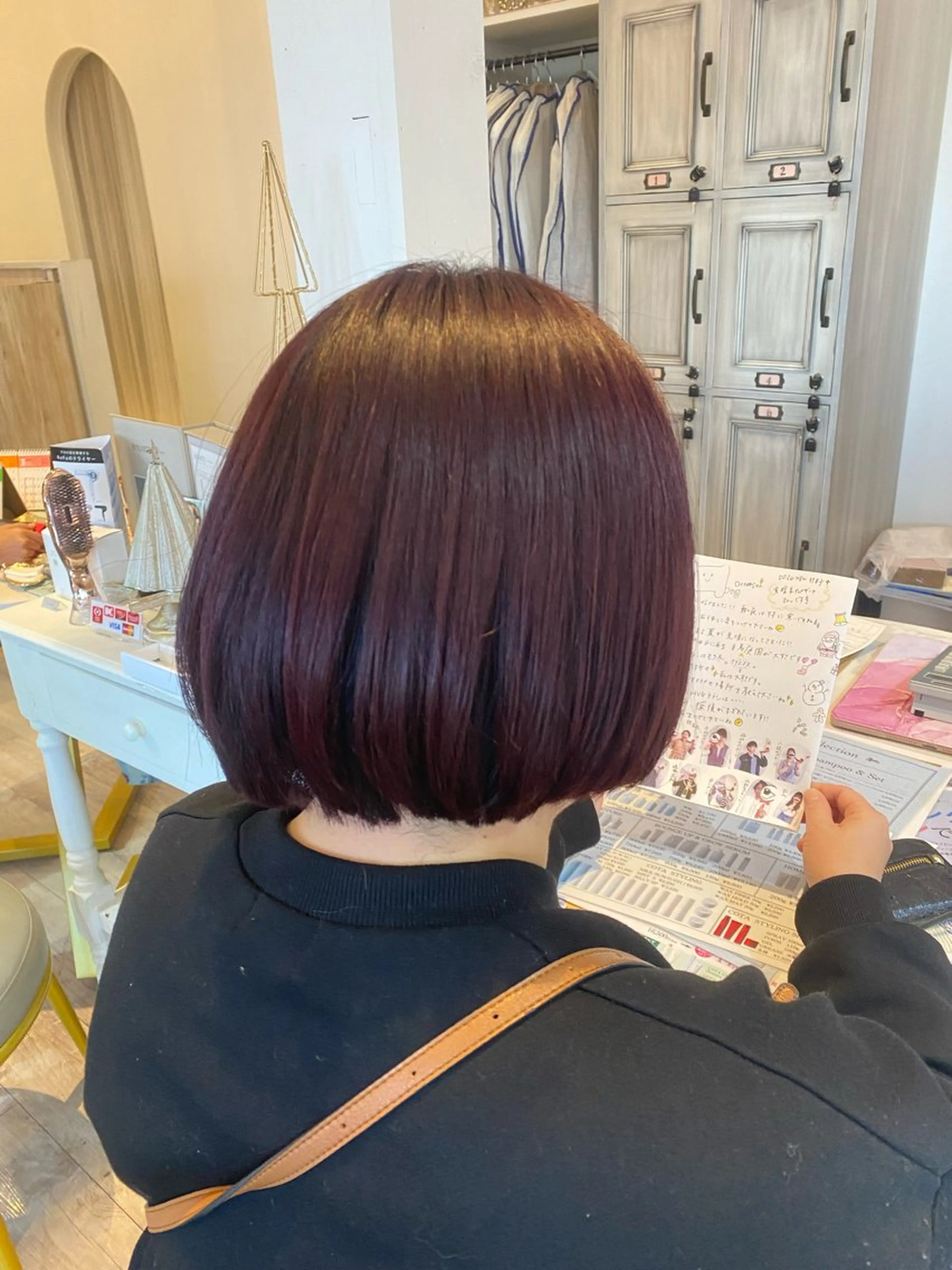 ショート ボブ かまだ しおりのヘアスタイル