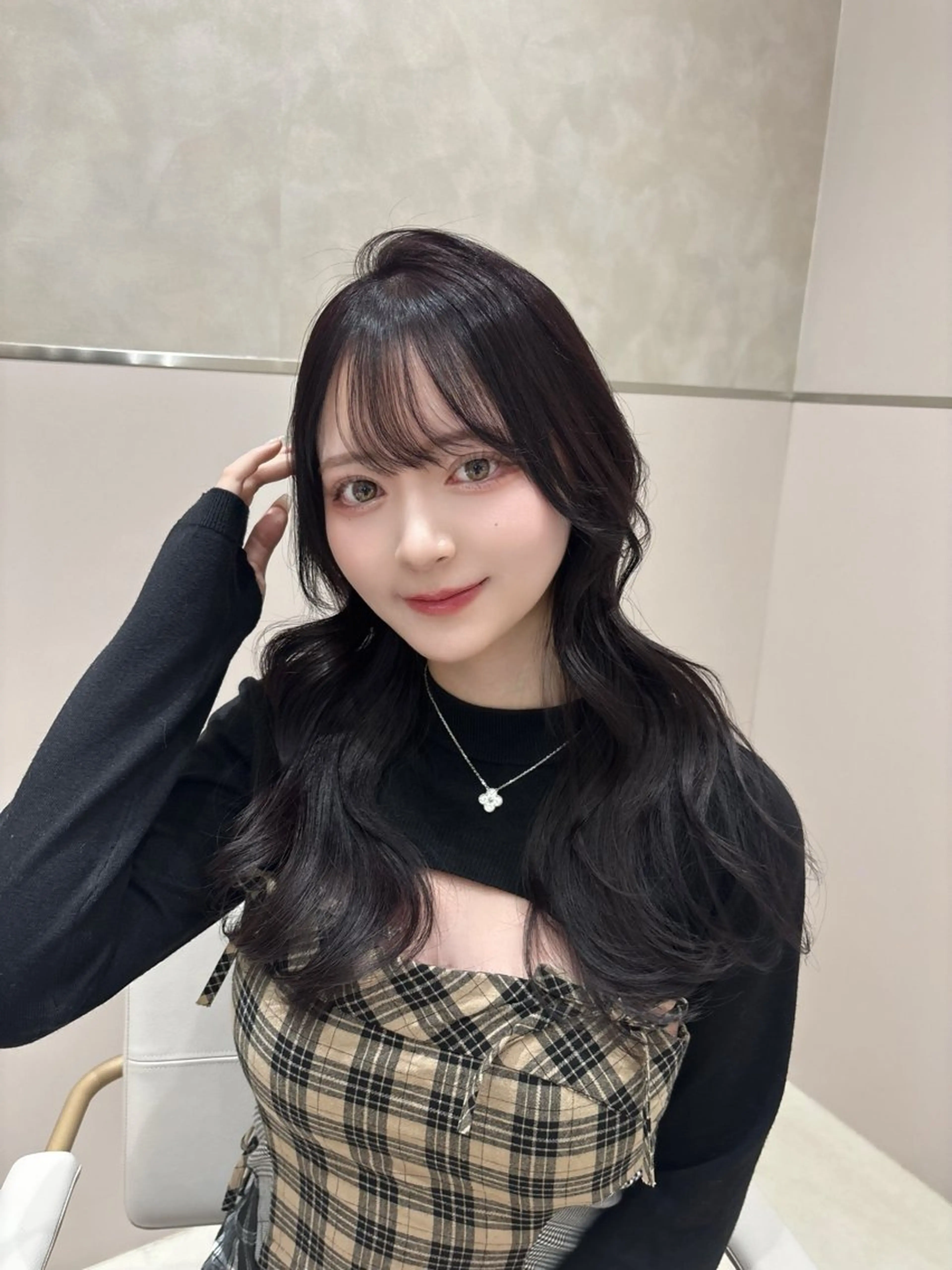 ロング レイヤーカット/艶 カラー/直井優花のヘアスタイル