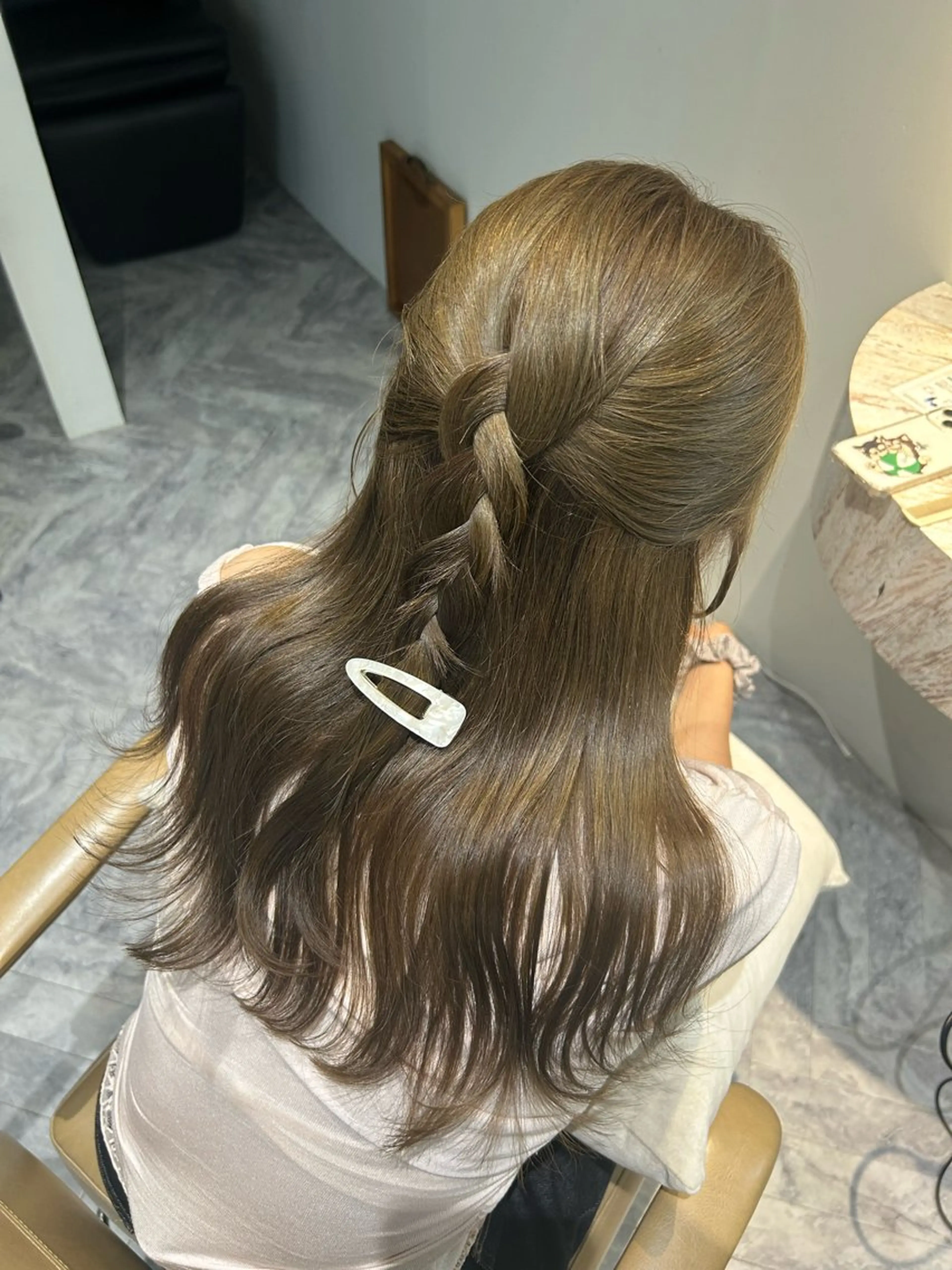 ロング レイヤーカット ヘアカラー トリートメント LOE Yuuka/42🩵のヘアスタイル