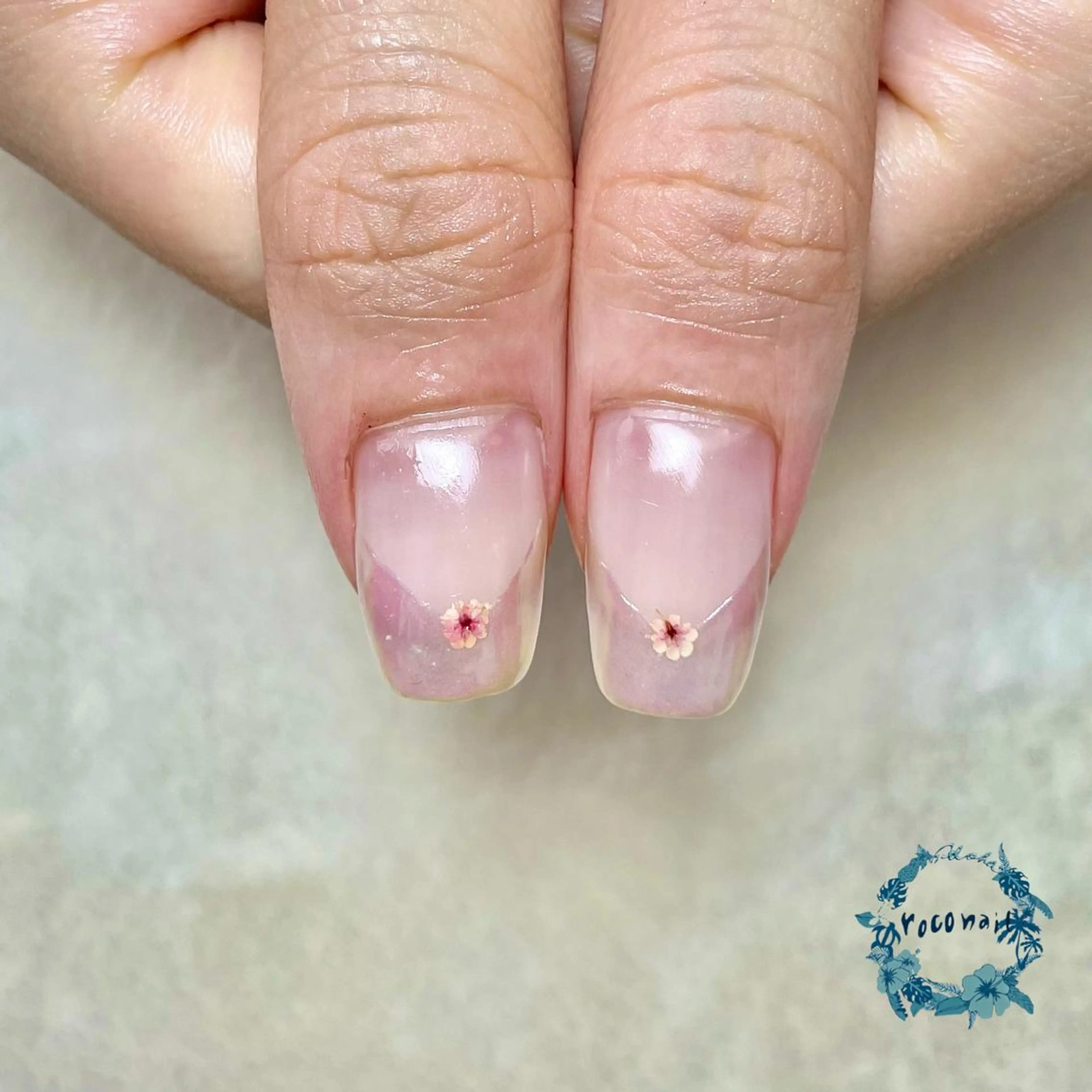 ネイル オーロラネイル フレンチネイル ハンドネイル roconail ヒロコのネイルデザイン