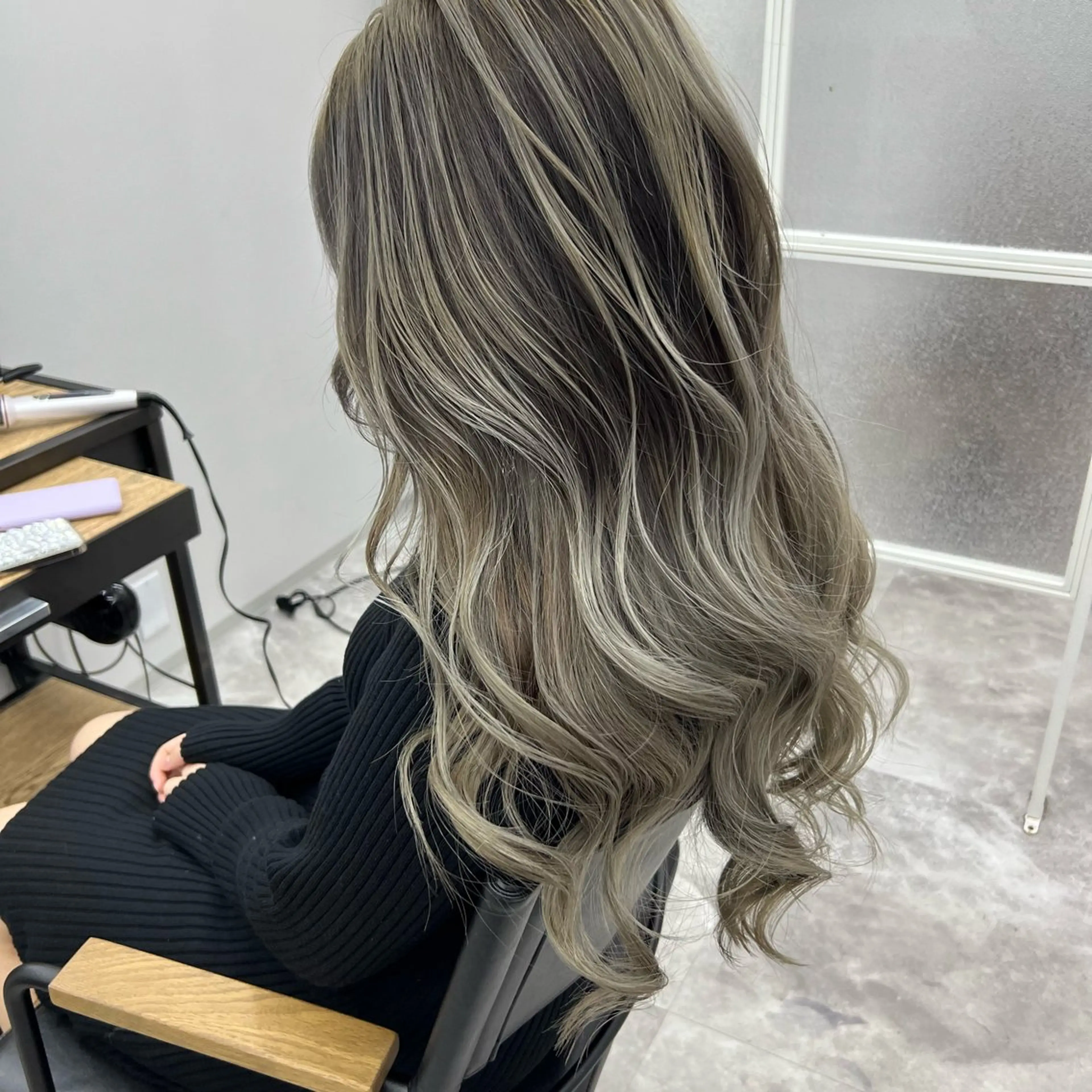 ロング レイヤーカット カット ヘアカラー トリートメント 岸下 理緒のヘアスタイル
