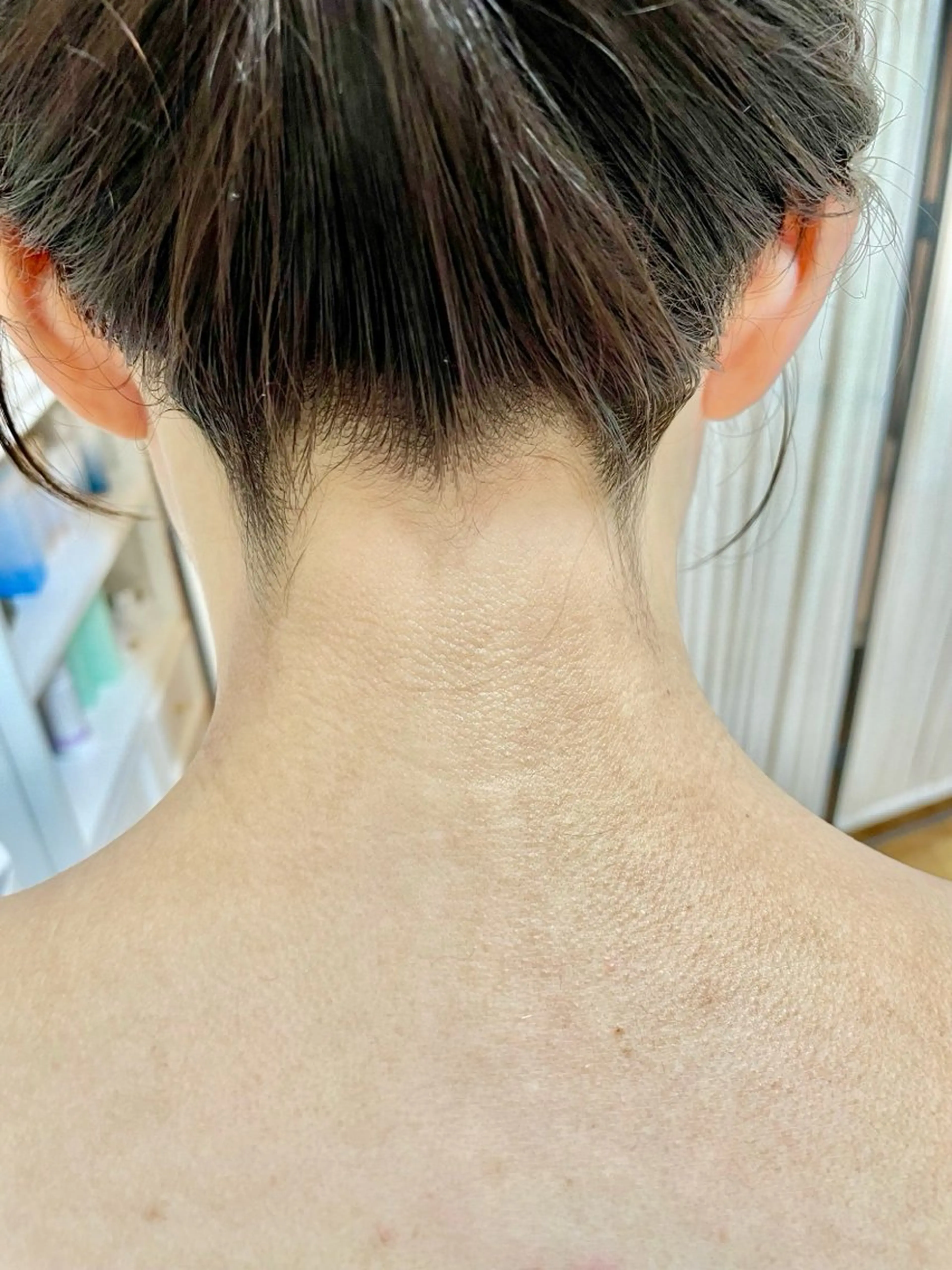 ブライダルシェービング(顔、襟足、背中ブラ下まで、腕、指先までシェービングいたします)の写真