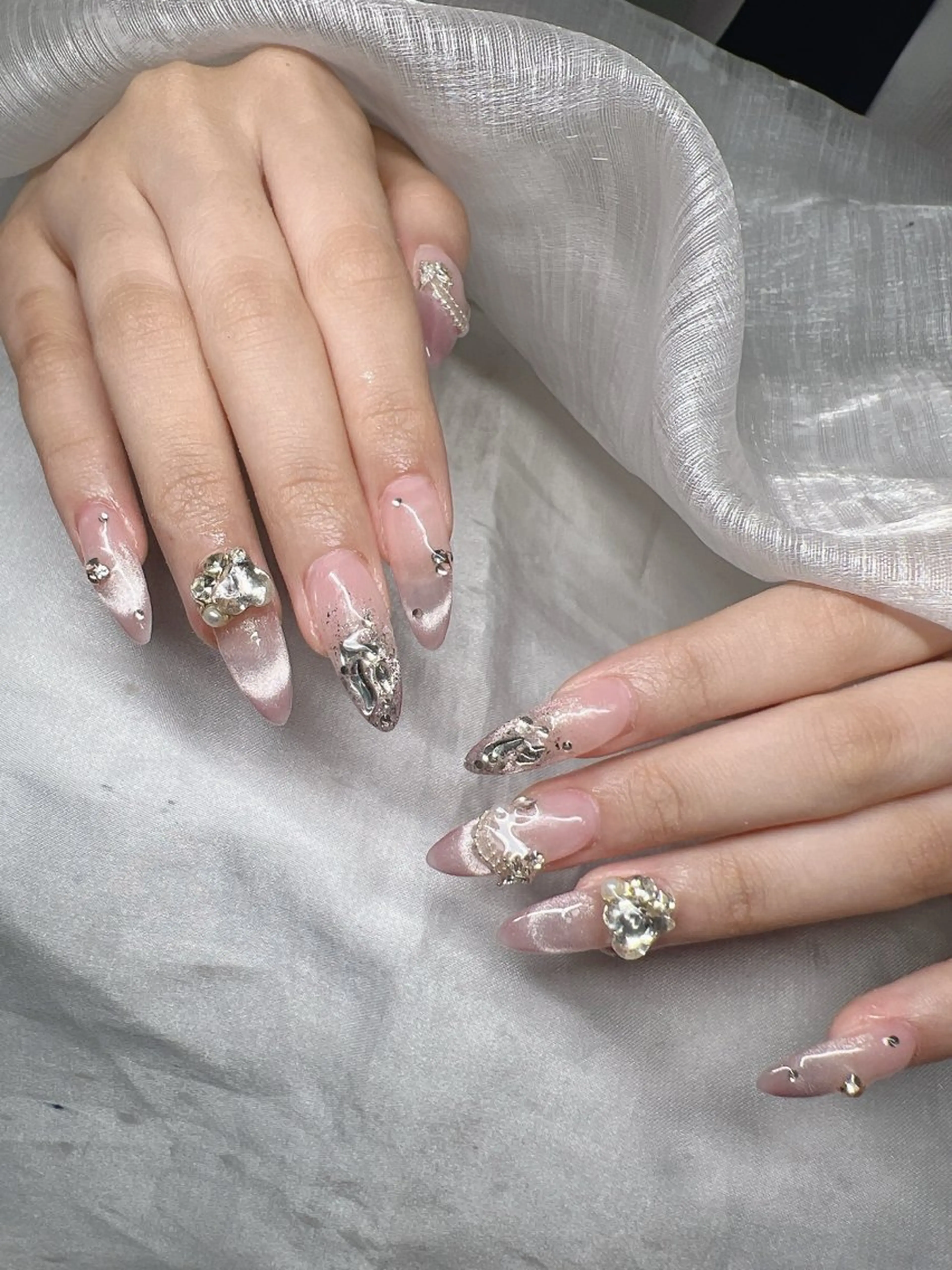 ネイル 長さ出し グラデーション 卒業式 キラキラネイル マグネットネイル ハンドネイル Lee Nailsのネイルデザイン