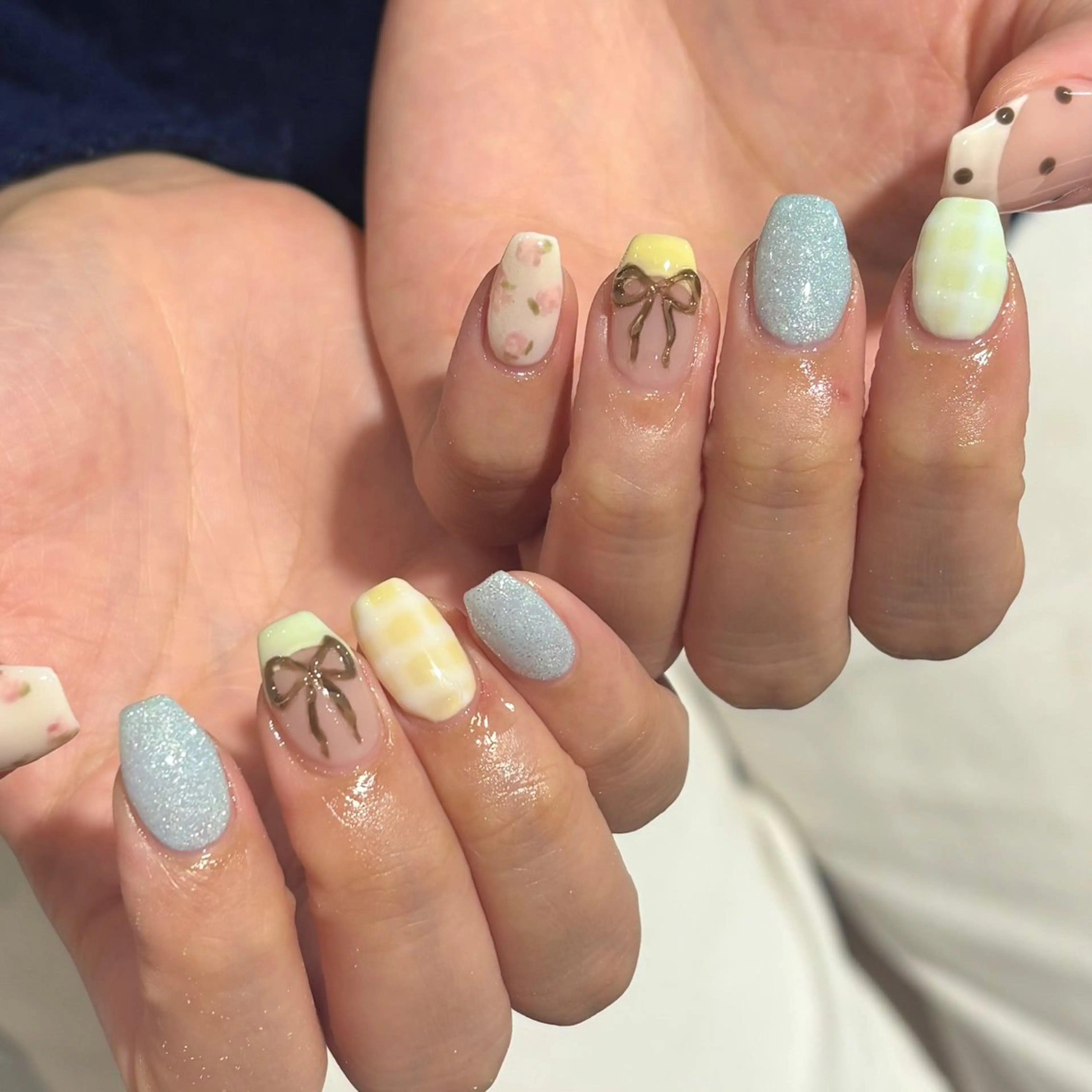 ネイル ブルー ラメ(グリッター) 持ち込み パステルネイル リボン モデル様募集中♡ Kokomi🍮のネイルデザイン