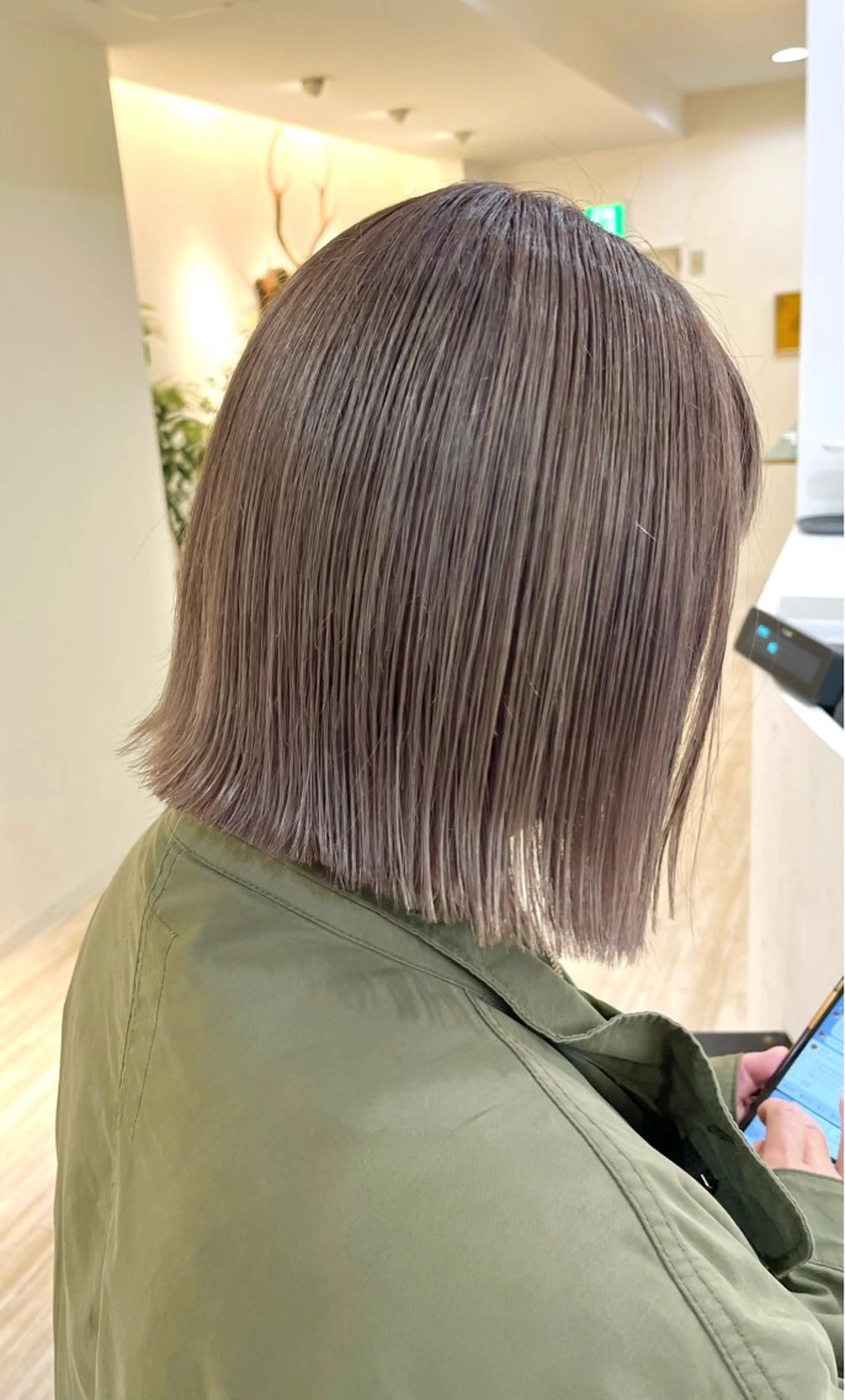 ミディアム カラー つぼみ/パーマ ／レイヤー／ボブのヘアスタイル