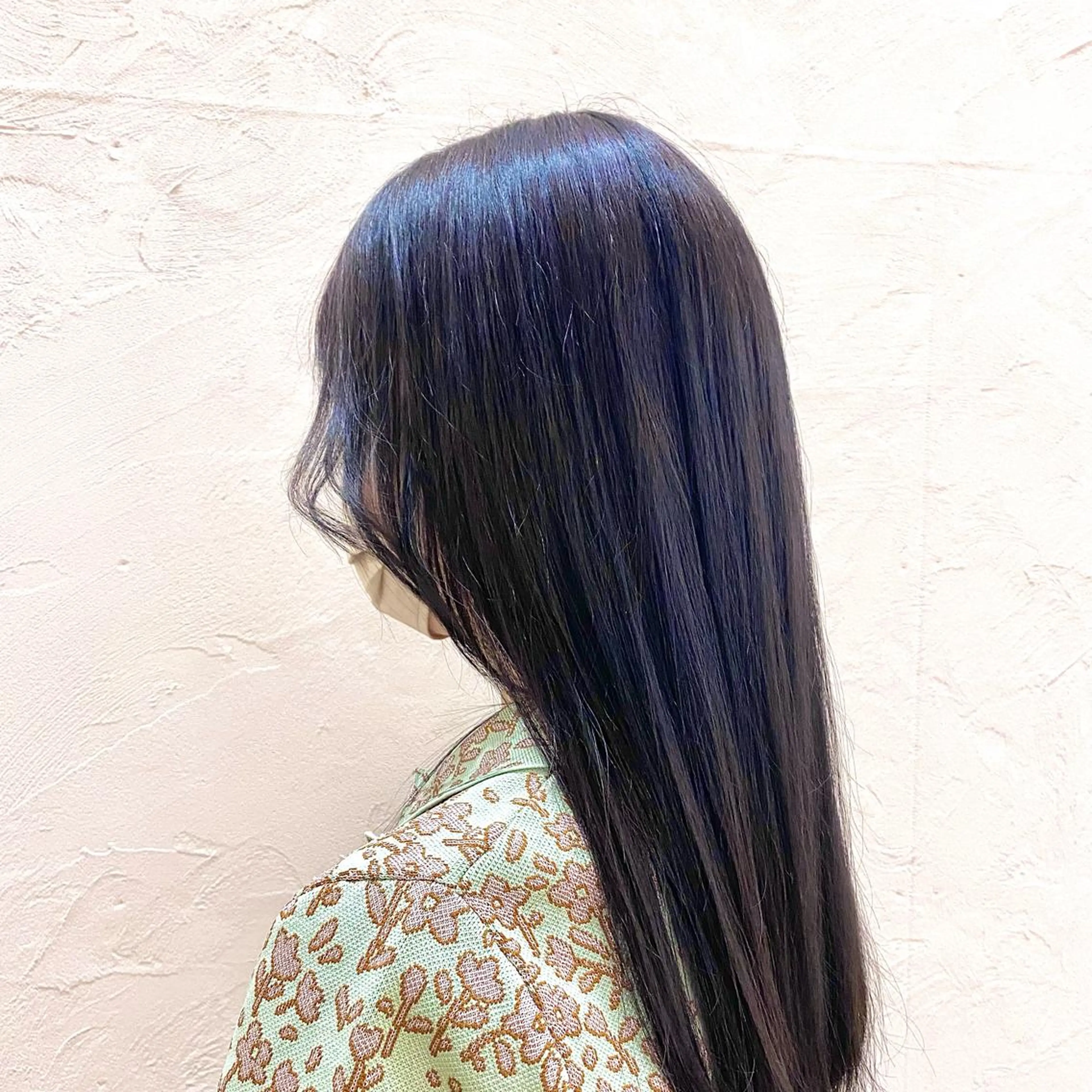 ロング カラー パープルカラー 横山ダブルカラー ハイライト透明感カラのヘアスタイル