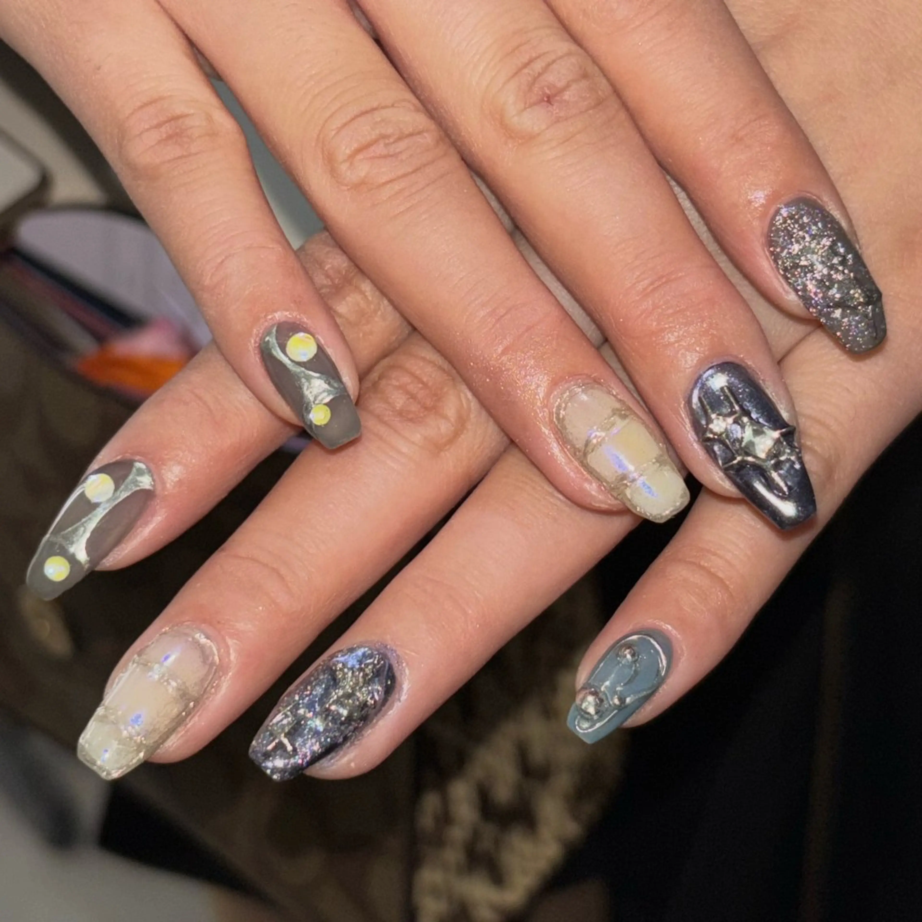 ネイル ハンドネイル 🪐富島彩夏 /海外nail🪐のネイルデザイン