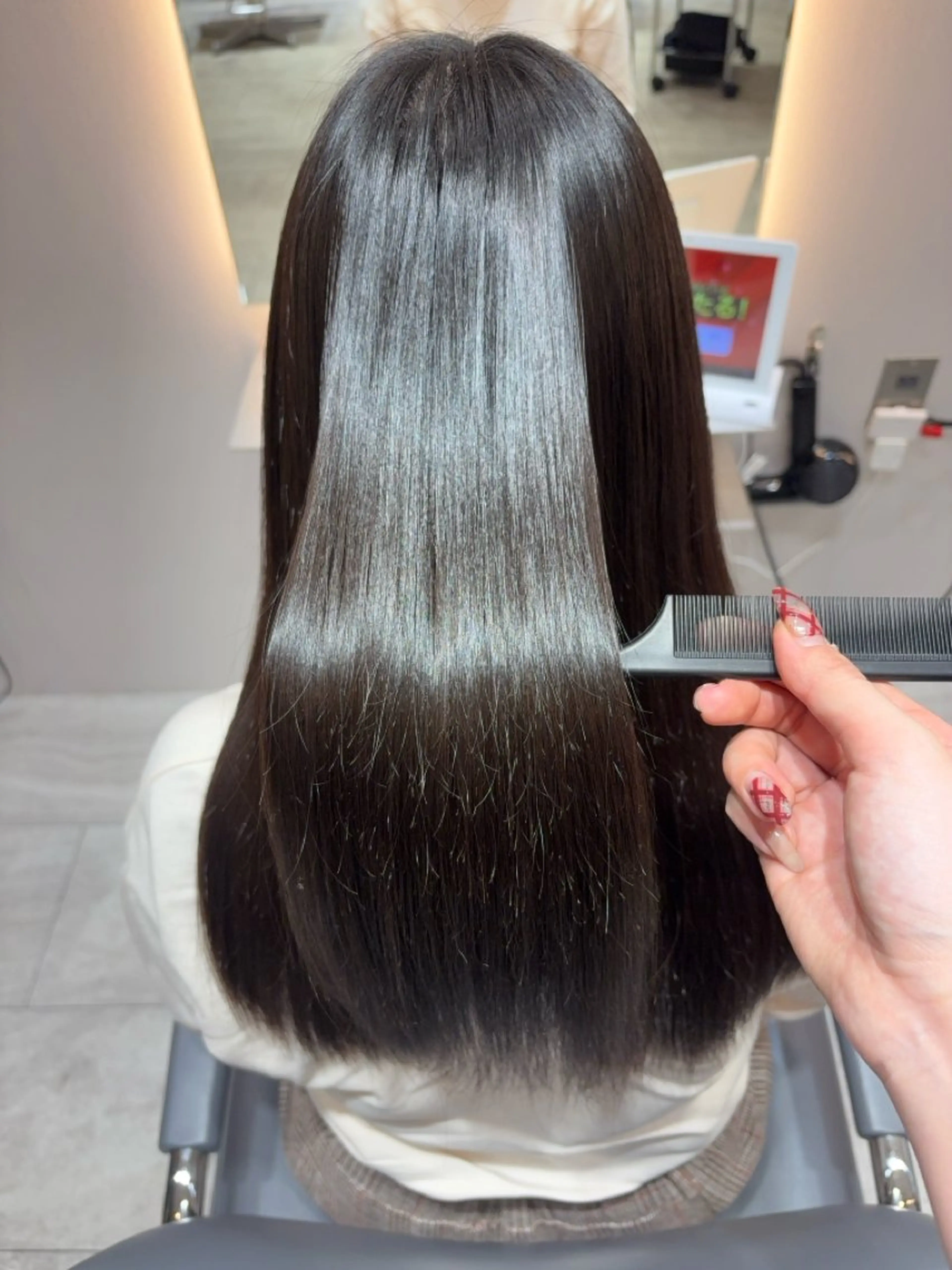 セミロング 縮毛矯正 La fith hair chill 松山大街道所属・c h i h i r oのヘアスタイル