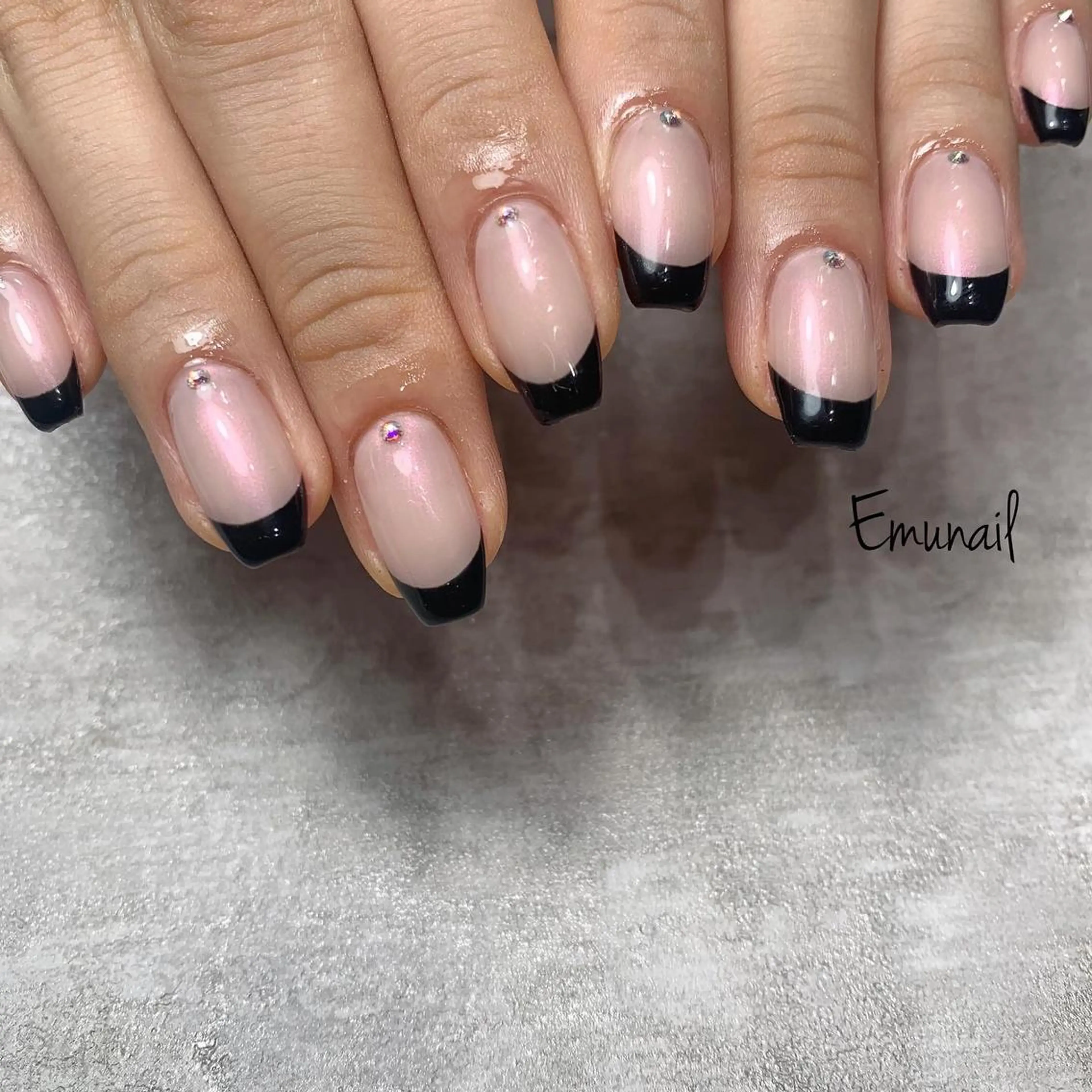 ネイル ストーンネイル ハンドネイル Emu Nailのネイルデザイン