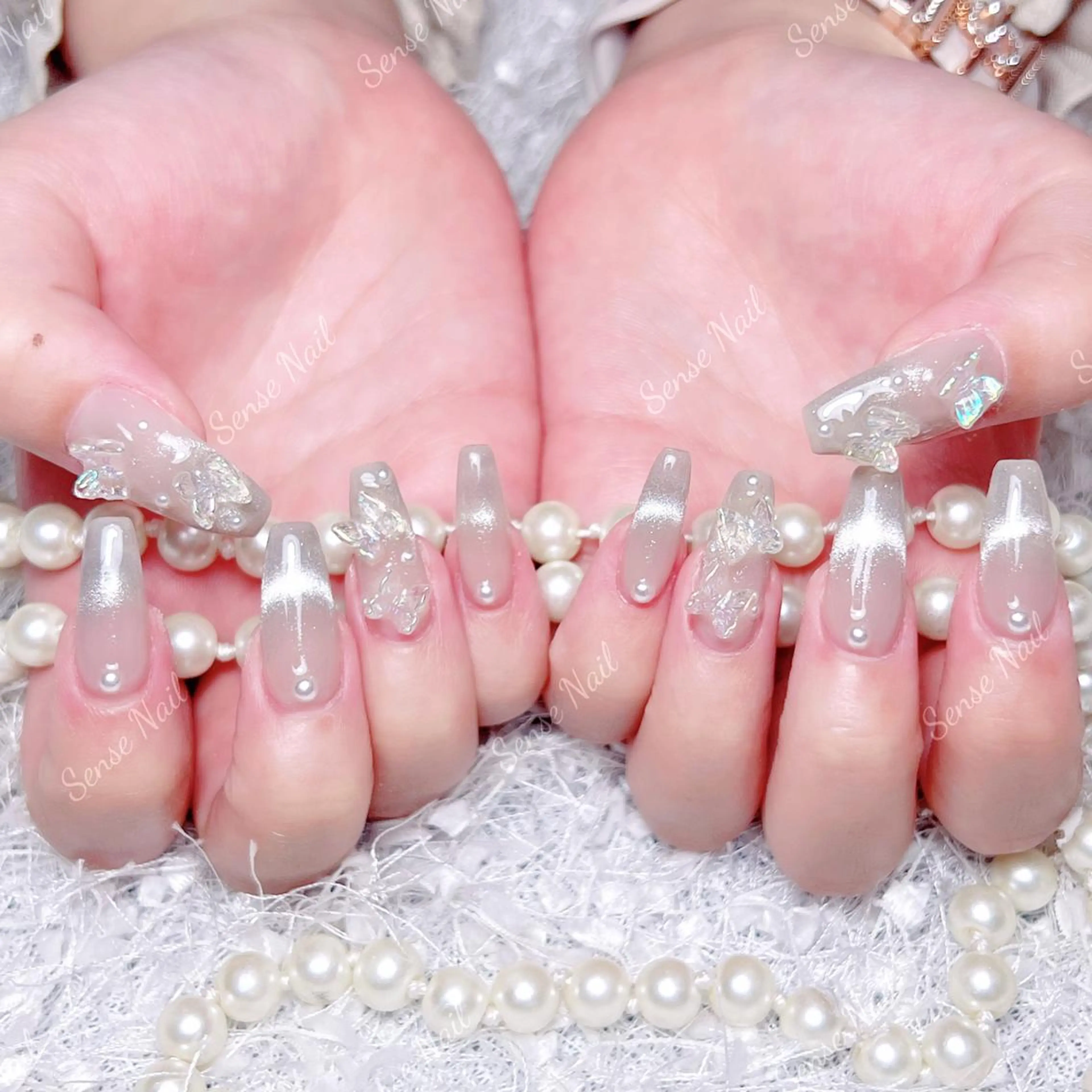 ネイル Queening 🦋のネイルデザイン