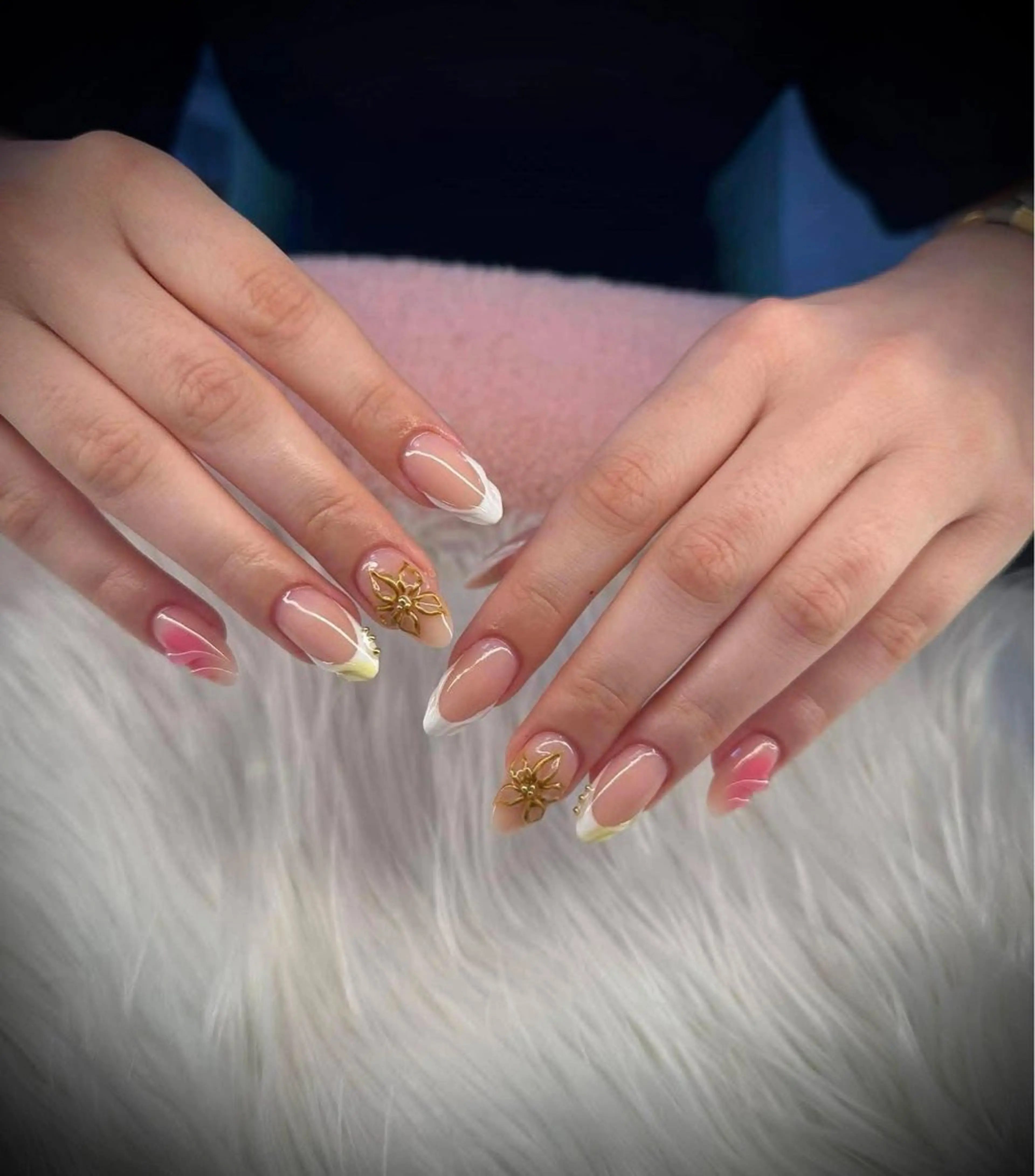 ネイル フラワーネイル フレンチネイル ゴールド シンプルネイル 夏ネイル MEO MEO NAIL  守山のネイルデザイン