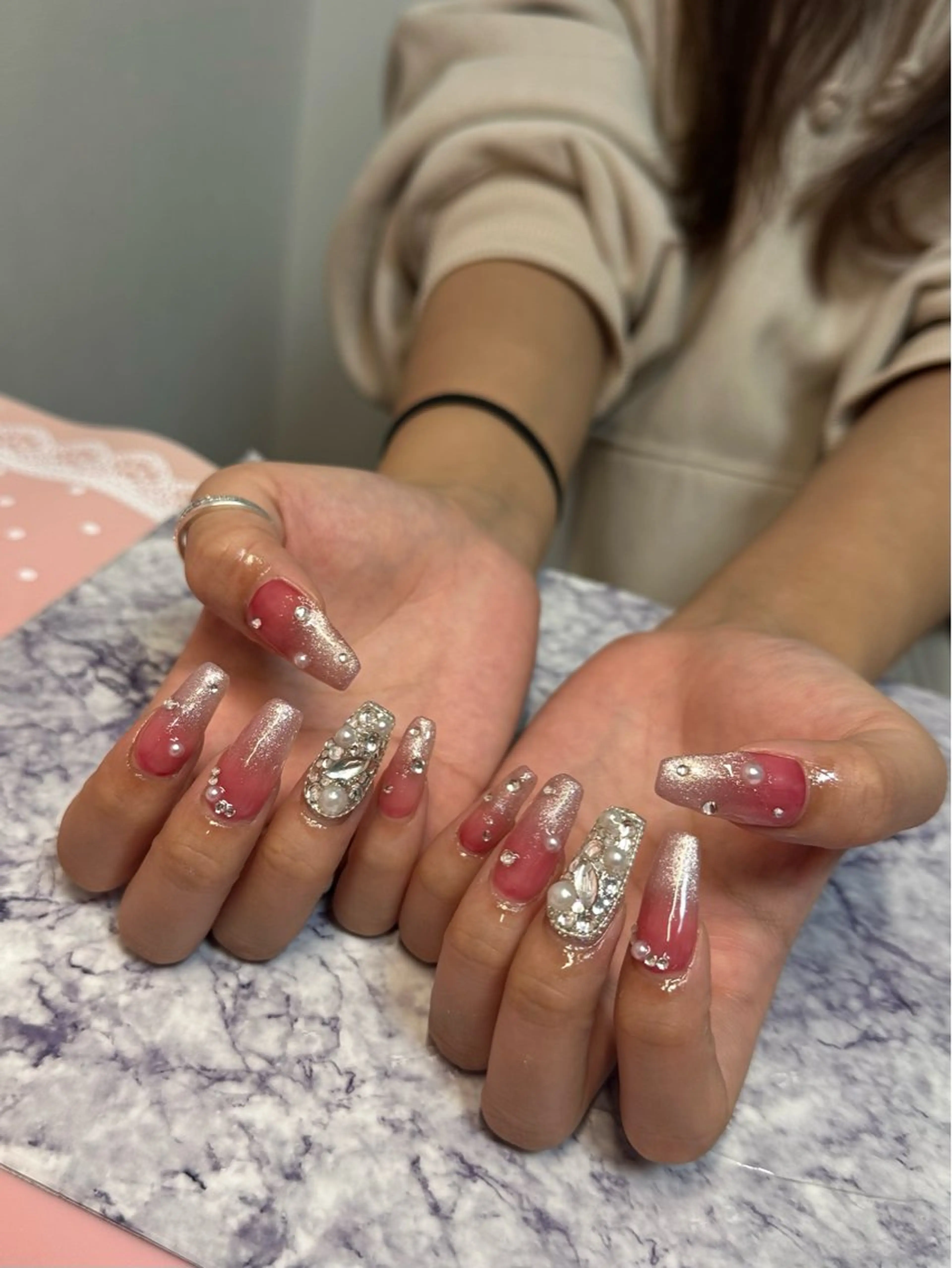 ネイル ハンドネイル Pretzels🥨 【プレッツェル】ミウのネイルデザイン