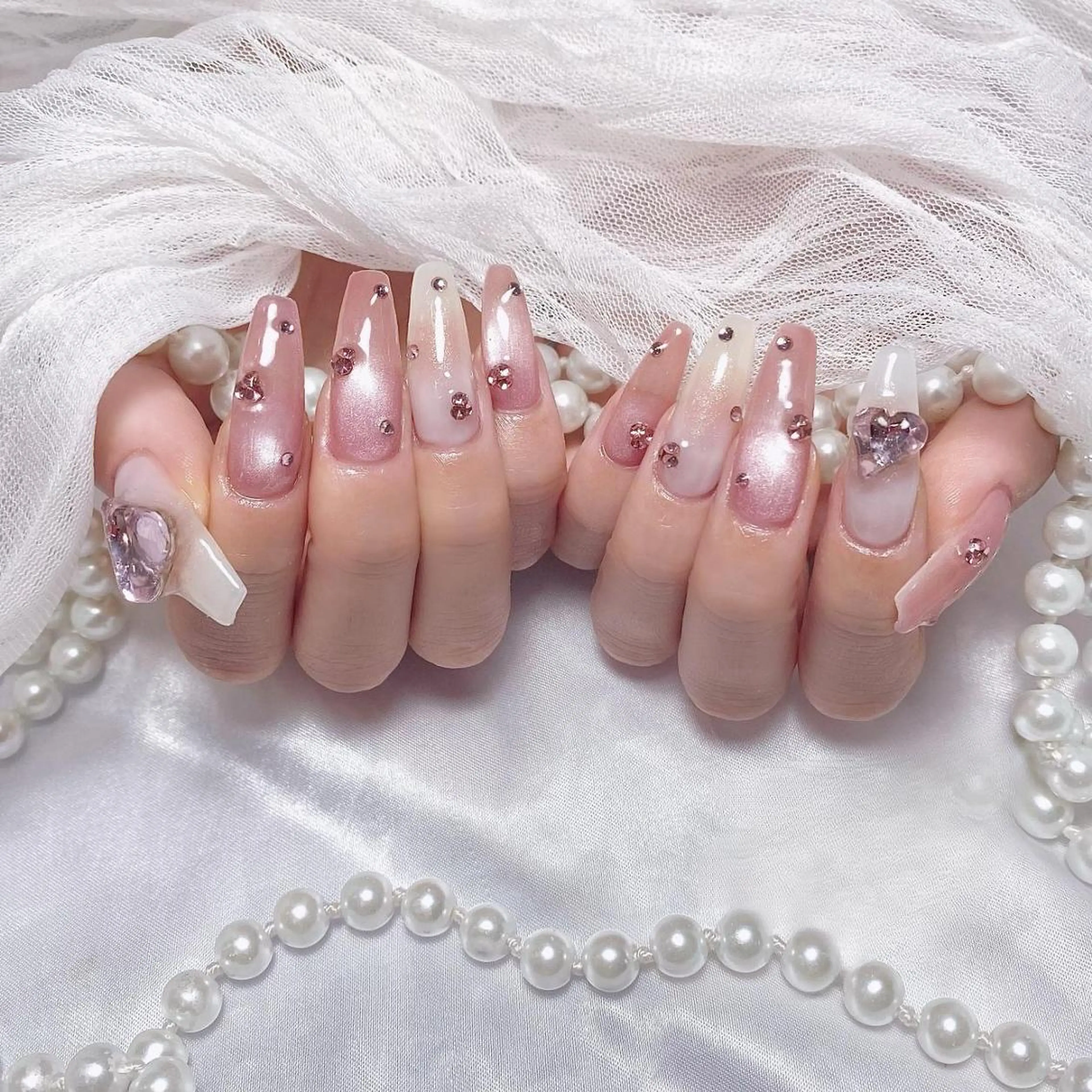 ネイル アートネイル フラッシュネイル フレンチネイル ジェルネイル ガラスフレンチ M2 BEAUTY サロンのネイルデザイン