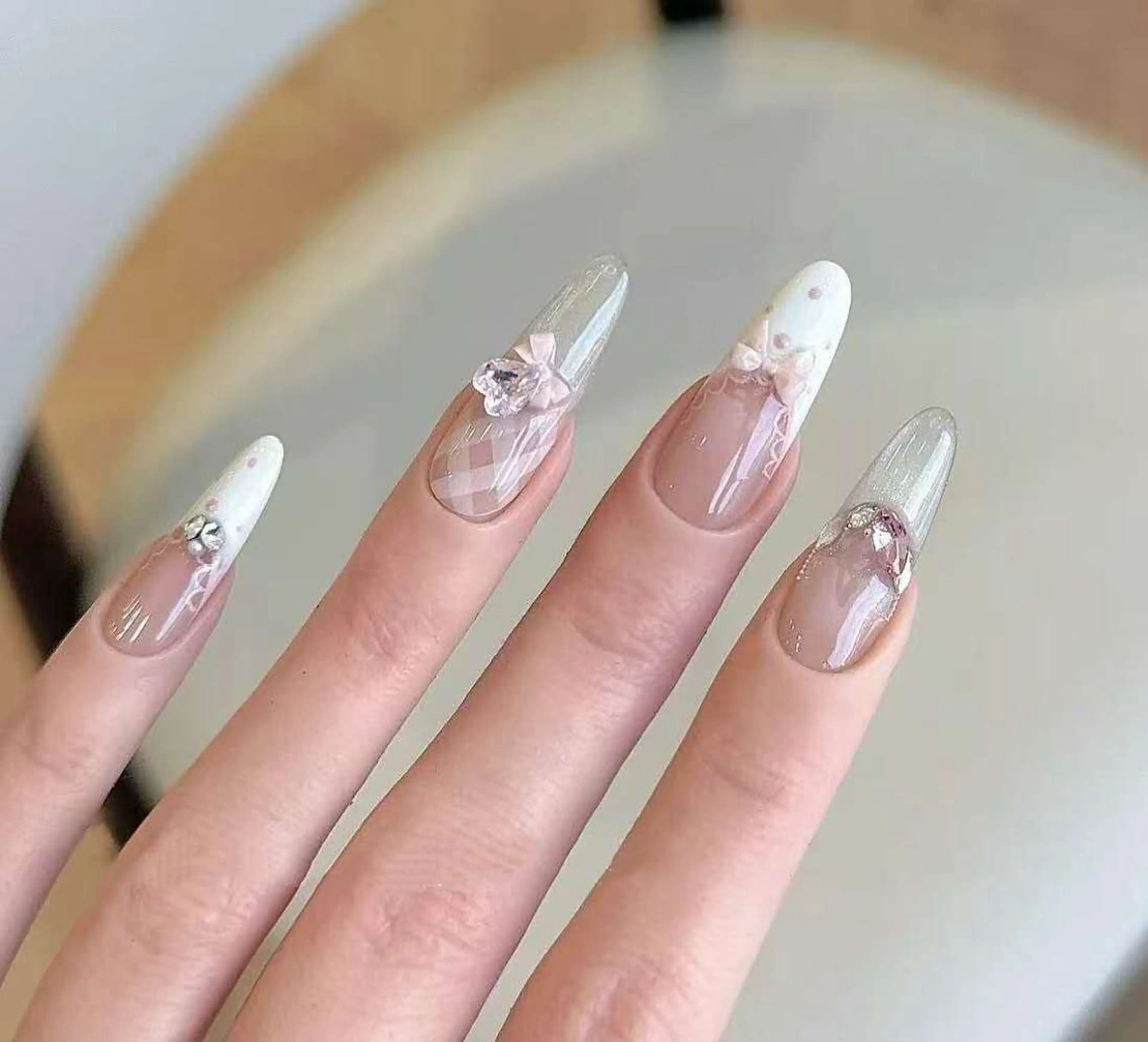 ネイル オーロラネイル フラワーネイル フットネイル フレンチネイル ジェルネイル ハンドネイル BabyYouMi nailのネイルデザイン