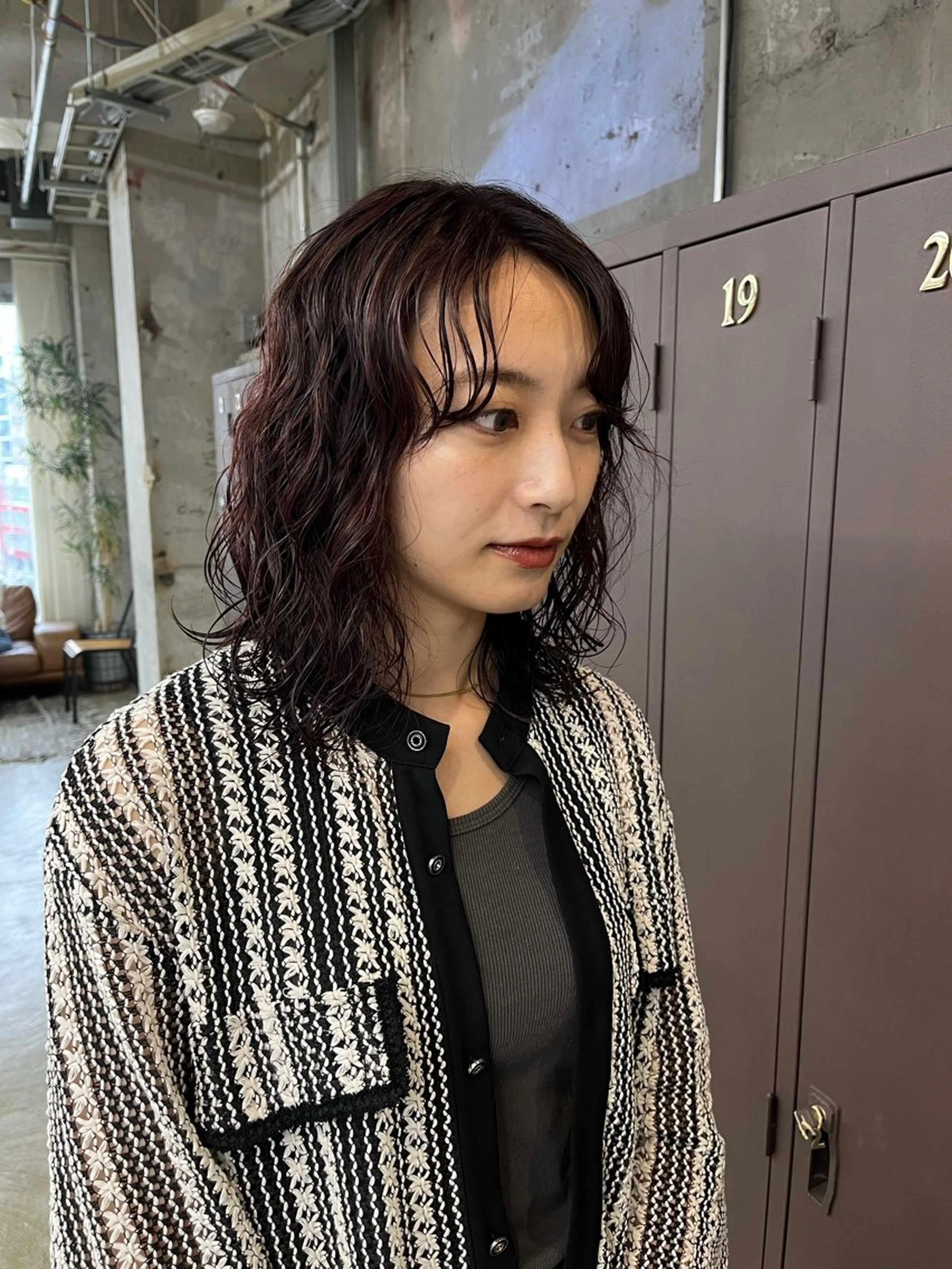 ミディアム カット ヘアカラー パーマ オリーブ/レイヤー/ 酸性ストレート/ゆなのヘアスタイル