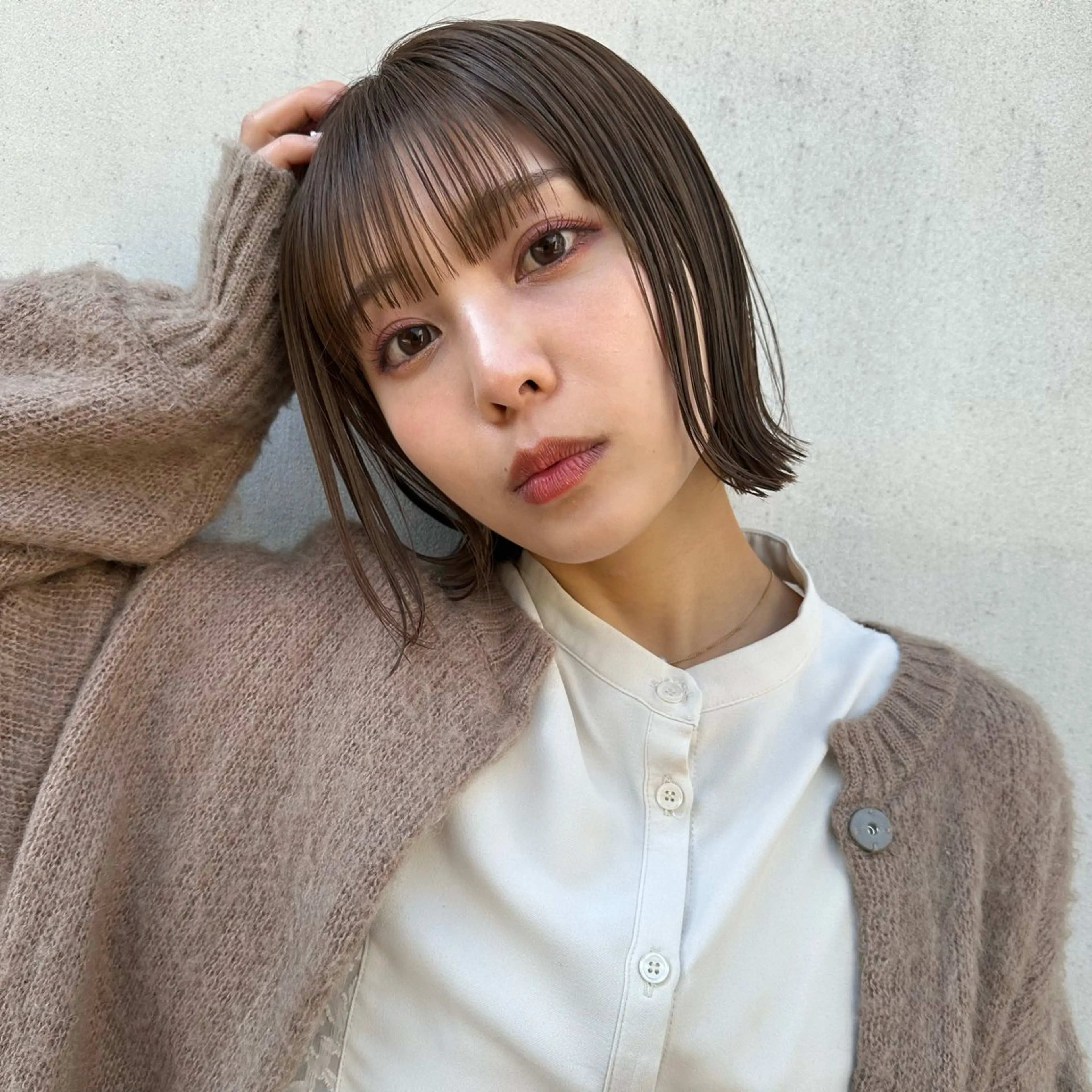 ショート カラー ボブ 外ハネヘア レイヤー職人 横浜/似合わせ/秋山のヘアスタイル