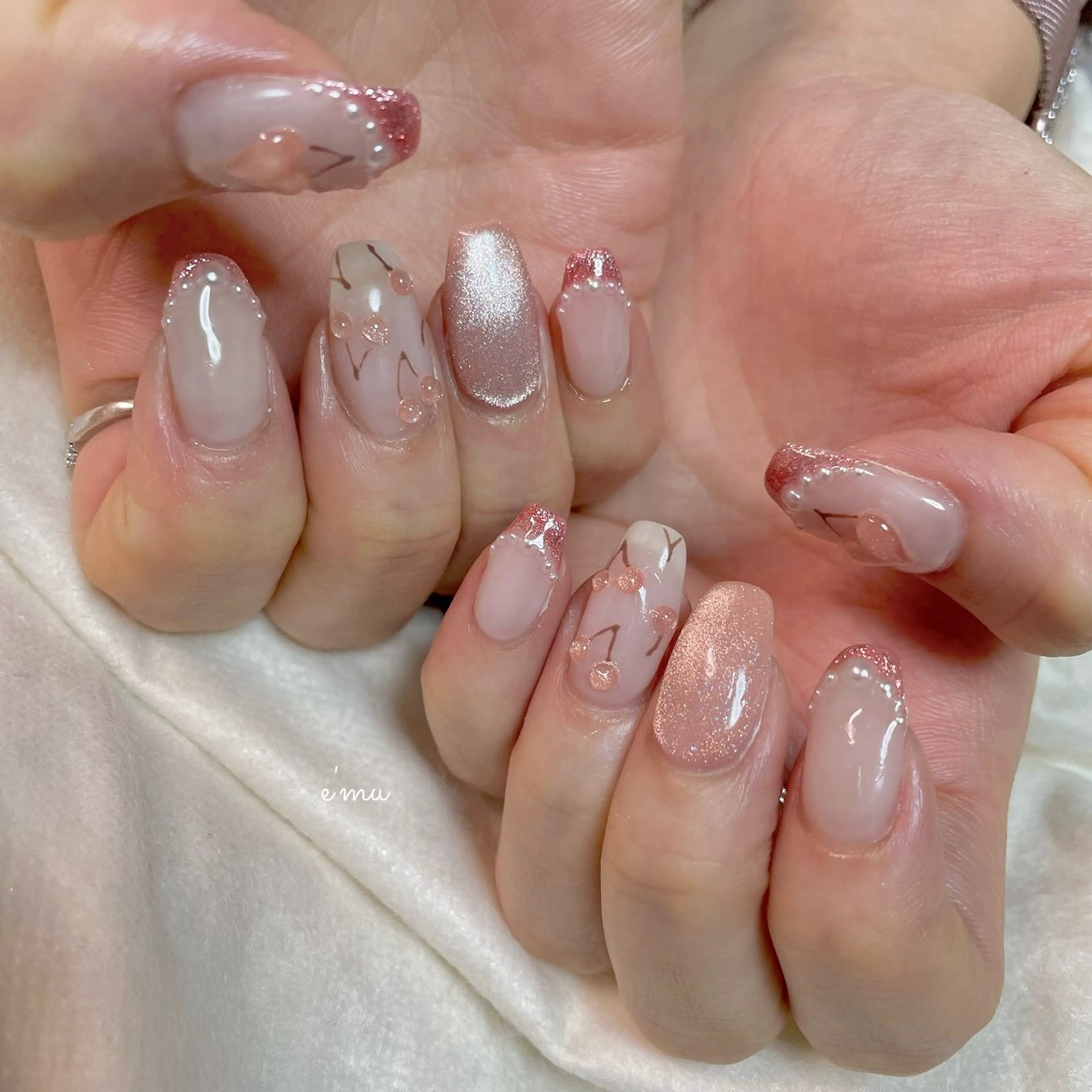 ネイル ガーリー ハンドネイル nail salon e'mu💐のネイルデザイン