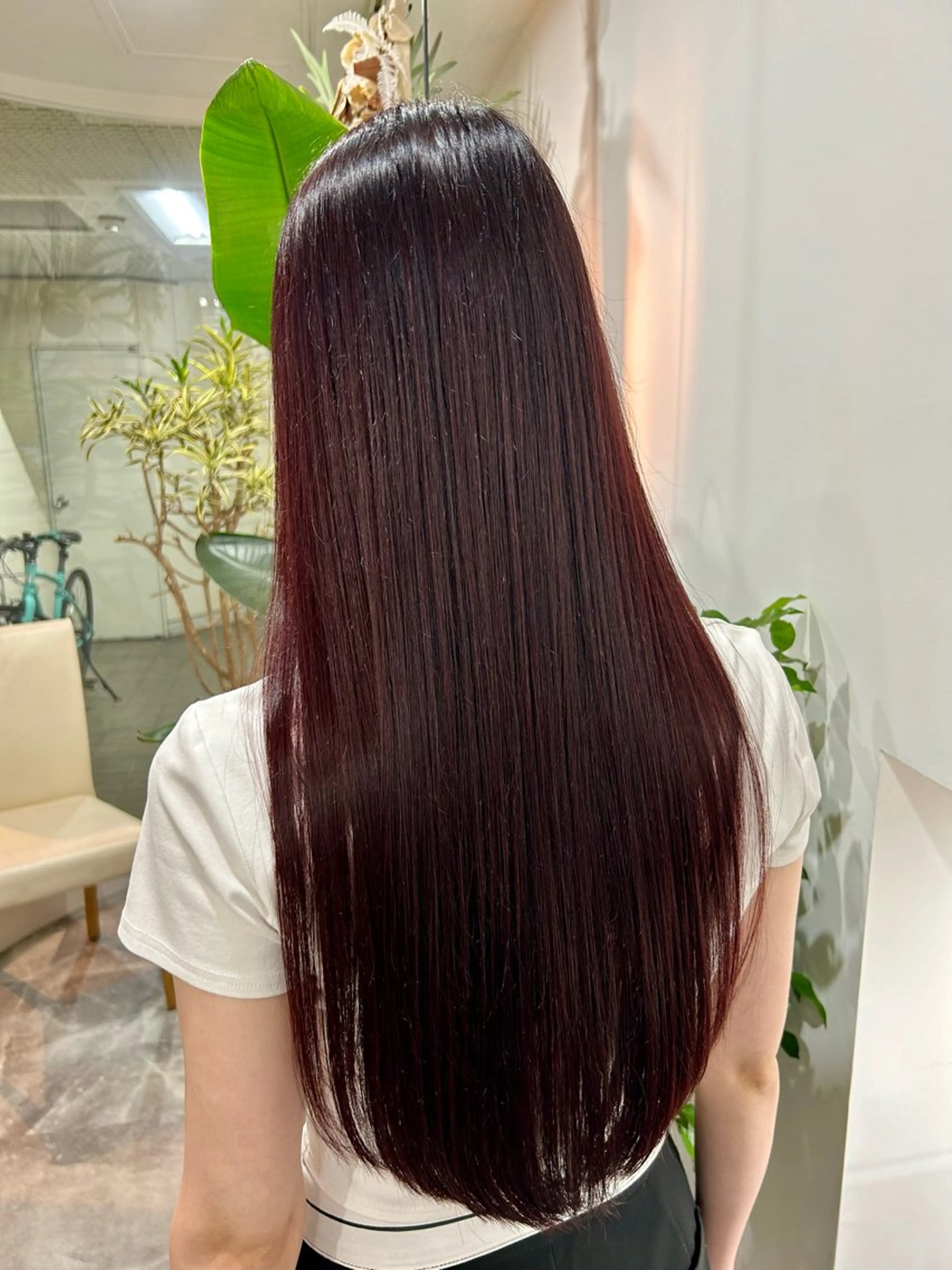 ロング コバヤシ リョウのヘアスタイル