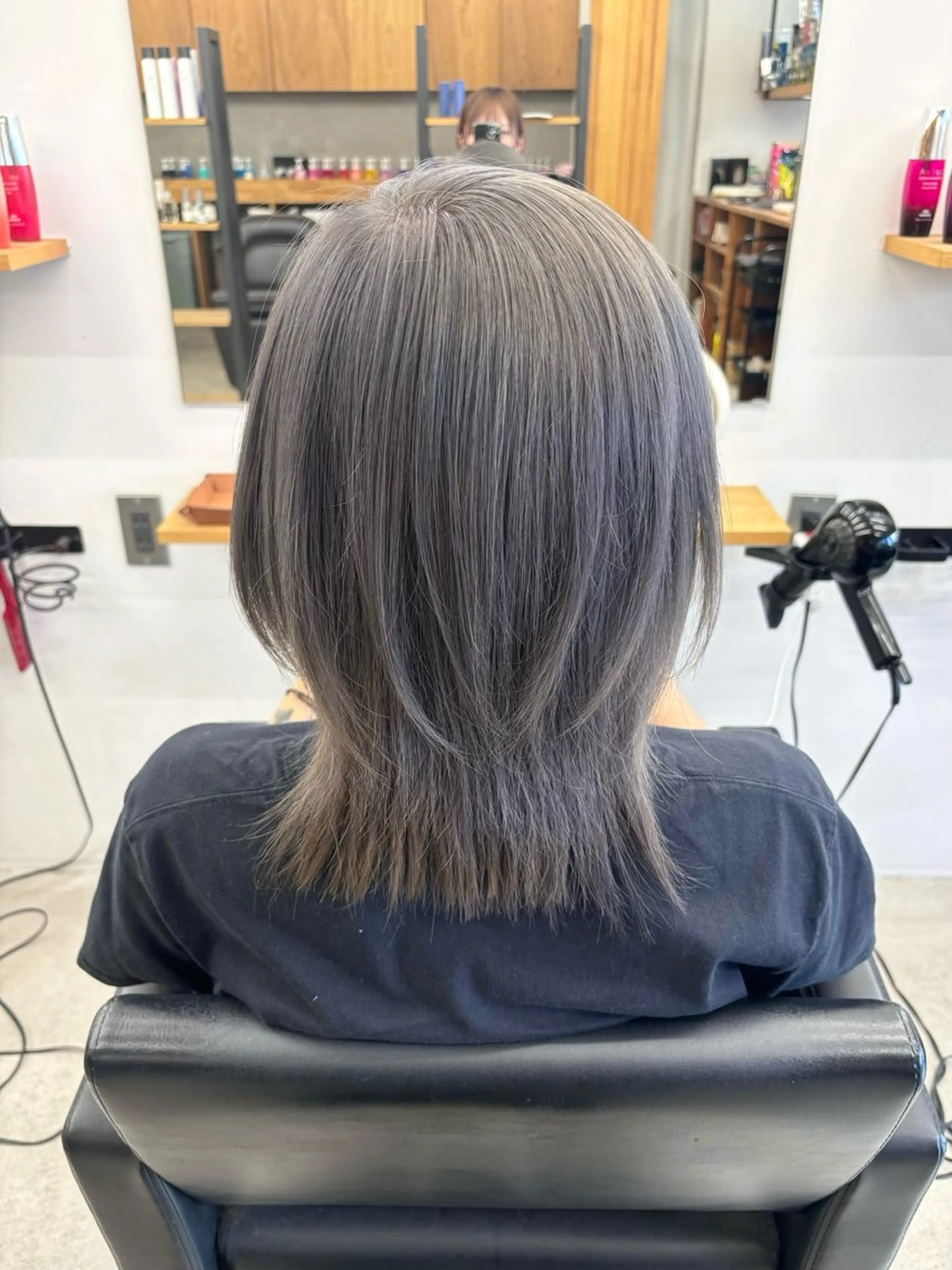 カラー 松野 さくらのヘアスタイル