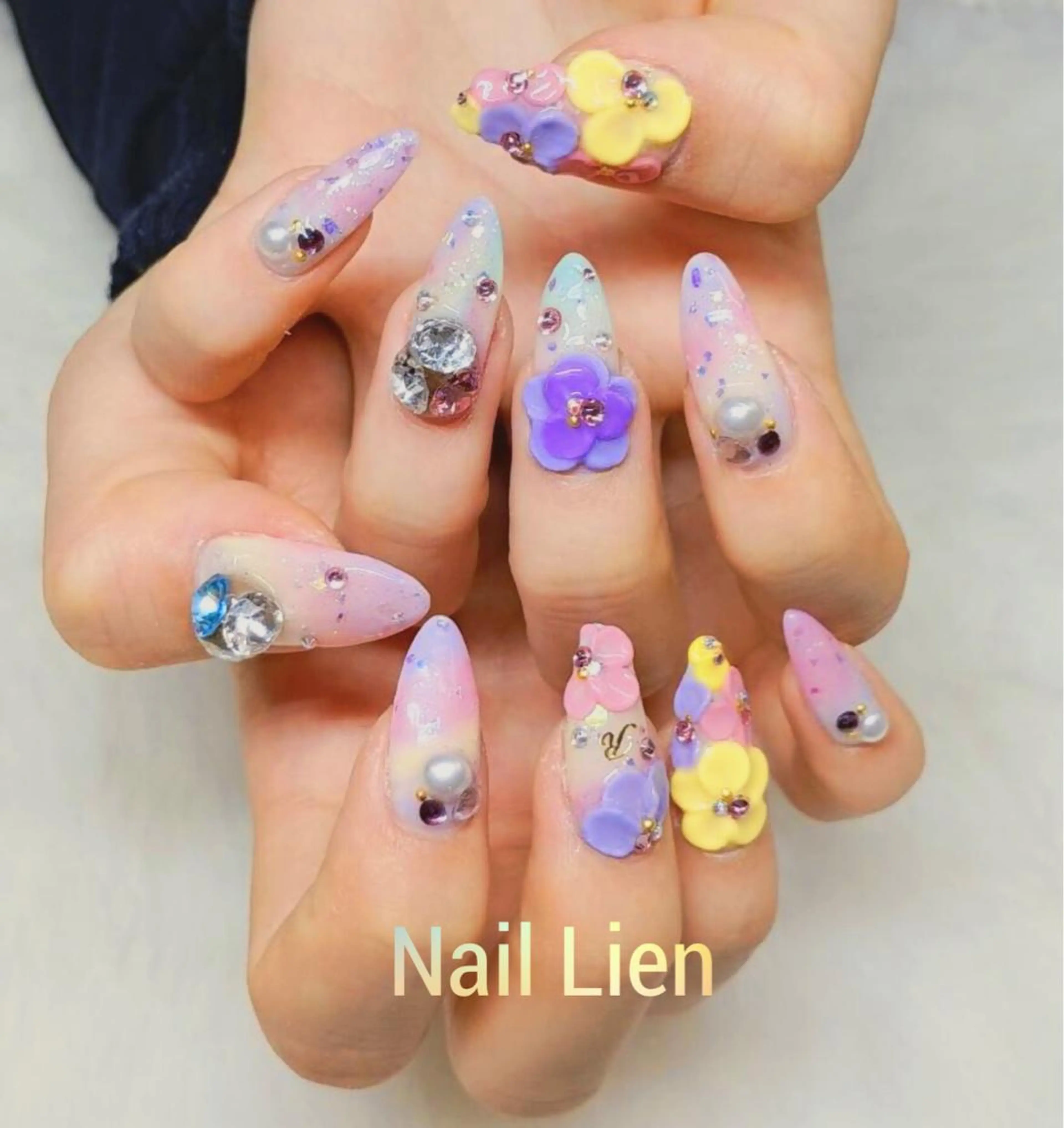 ネイル フラワーネイル Nail lieNのネイルデザイン