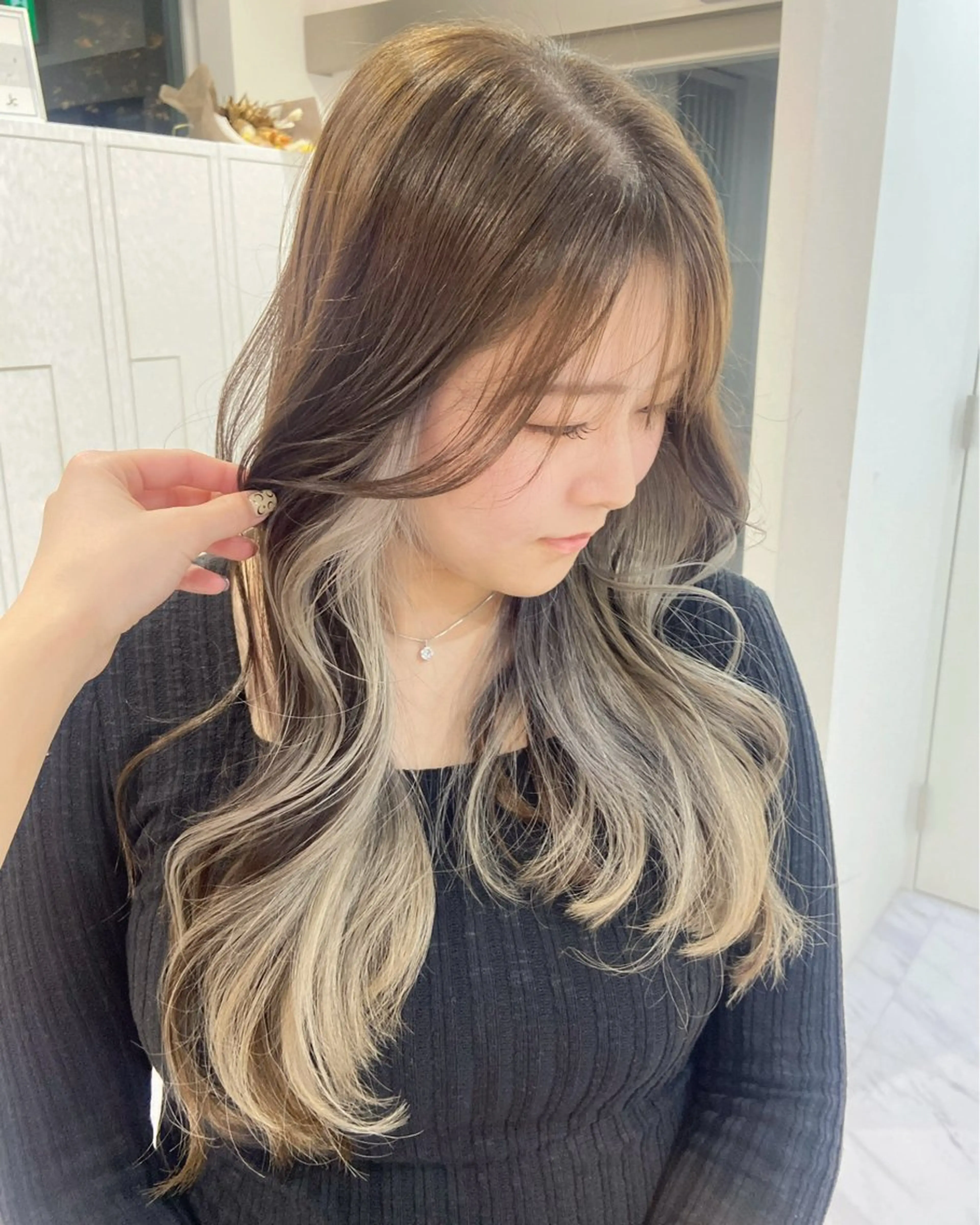 カット➕ポイントブリーチオンカラー ➕ 全体カラーの写真