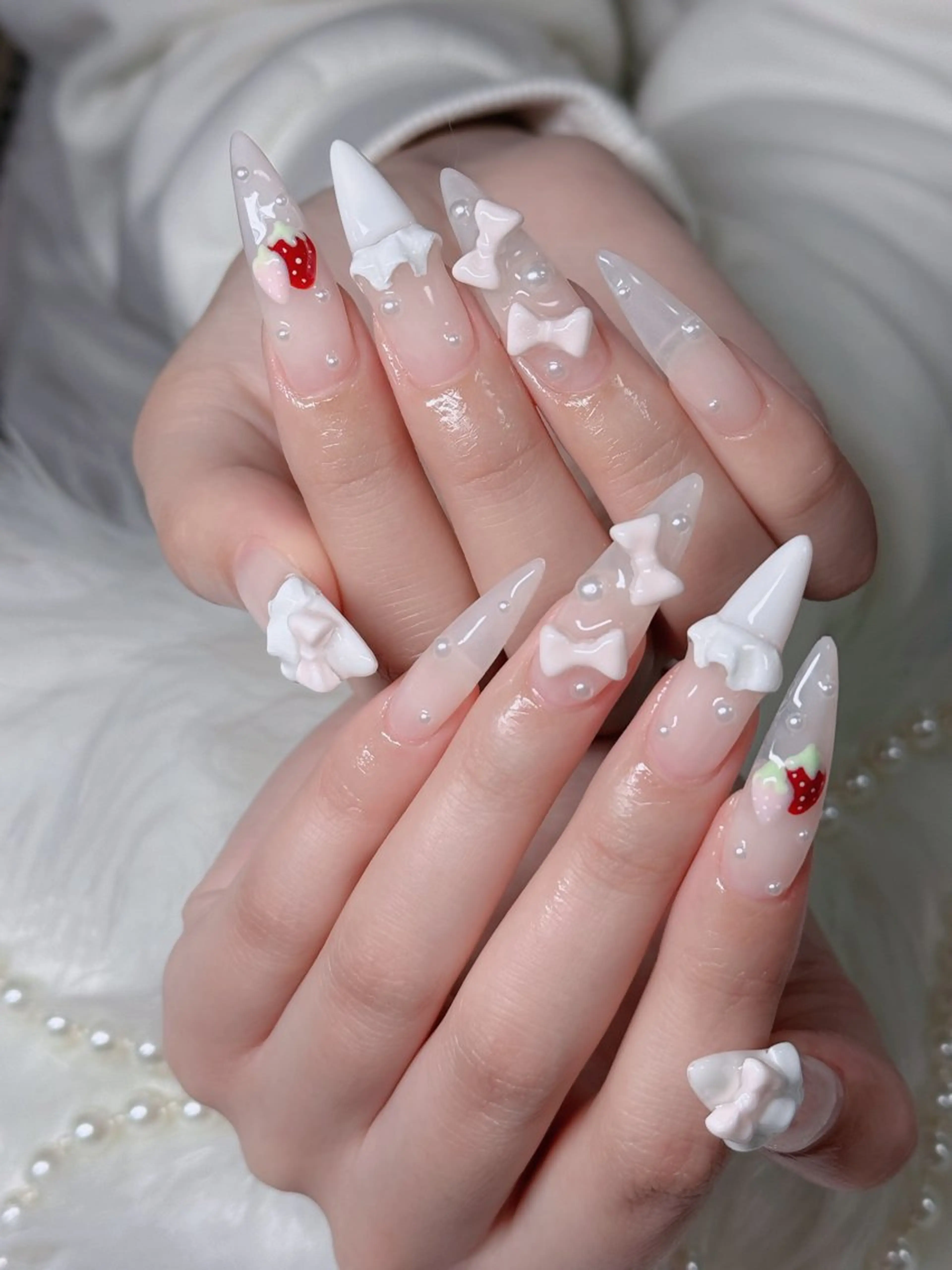 ネイル オーロラネイル フレンチネイル ジェルネイル ハロウィン キラキラネイル ハンドネイル H.baby Nail Salonのネイルデザイン