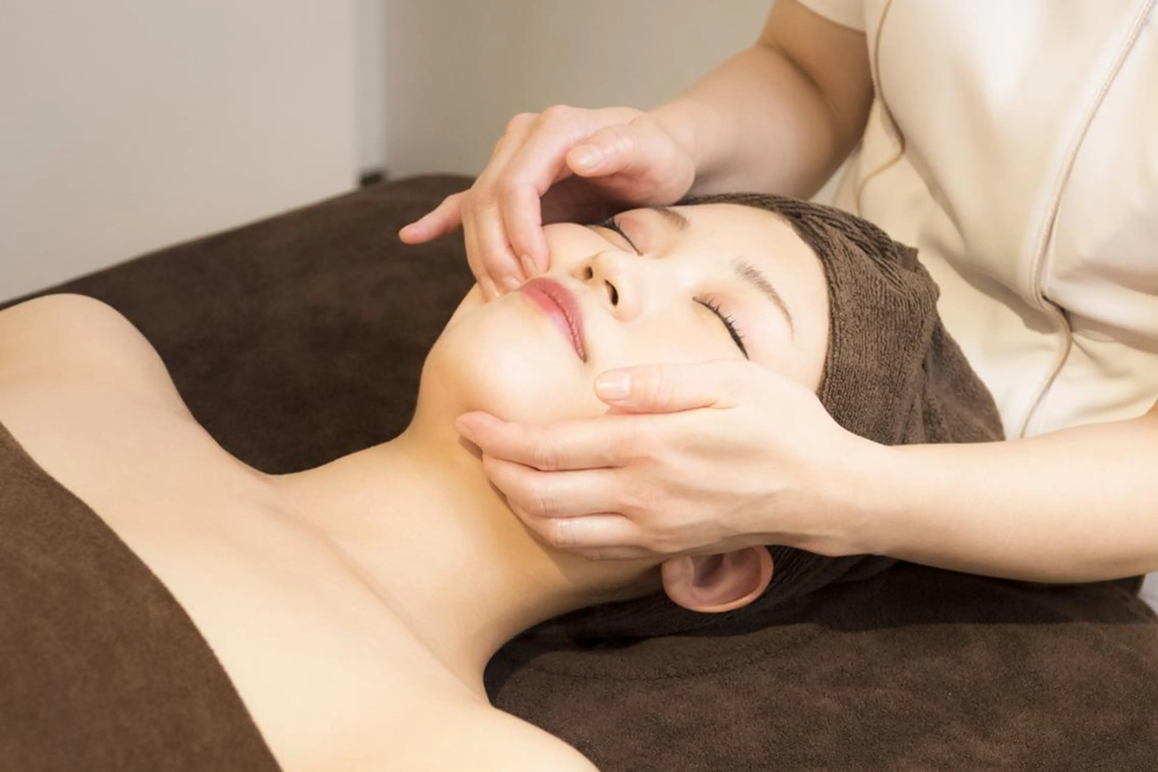 人気No,4👑💎顔筋ほぐし&脂肪削り💎ハイパーナイフ+小顔コルギ+悩み別パック70分💓の写真