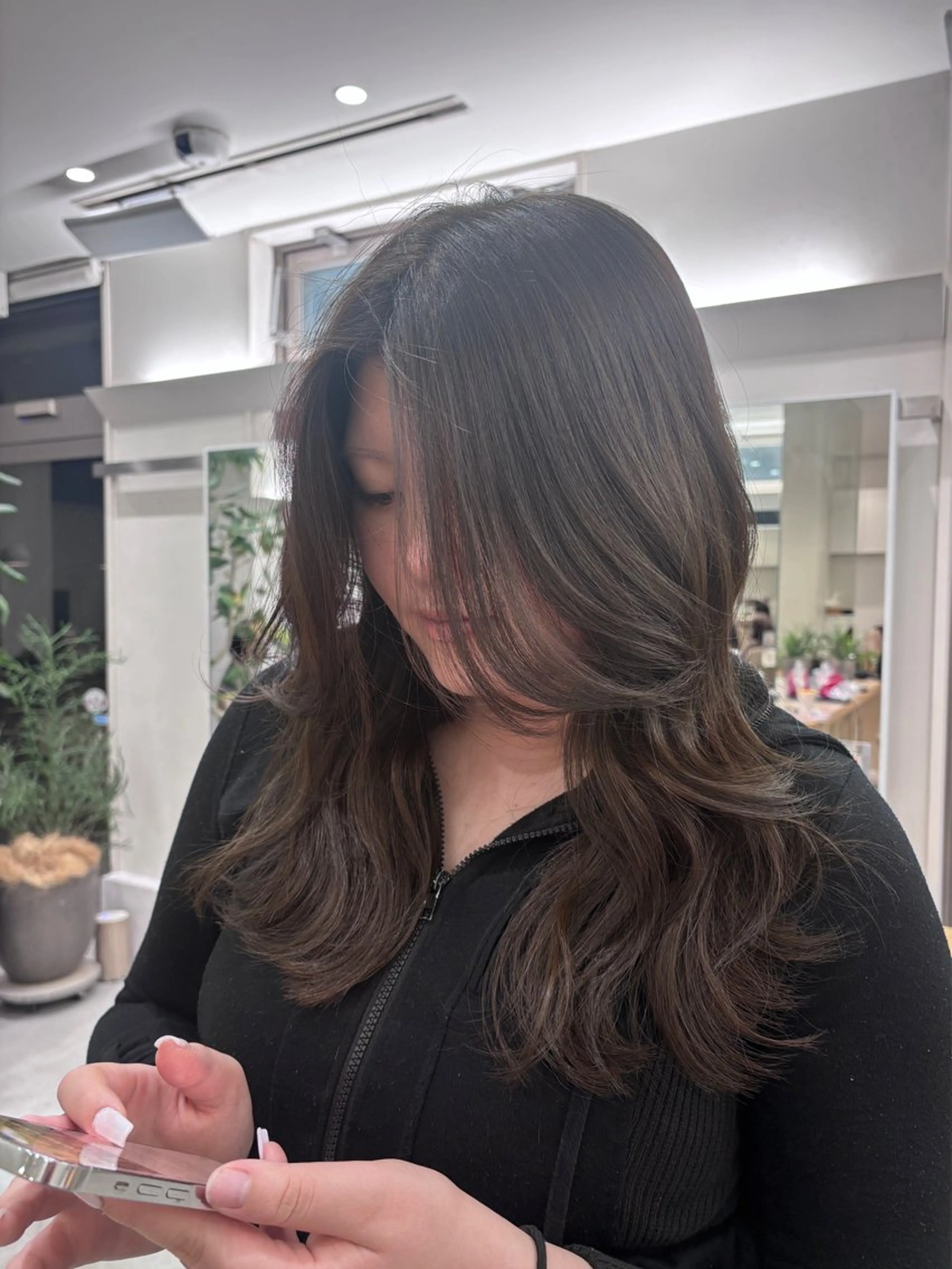 カラー rion🪽 /艶髪・ハイトーンのヘアスタイル