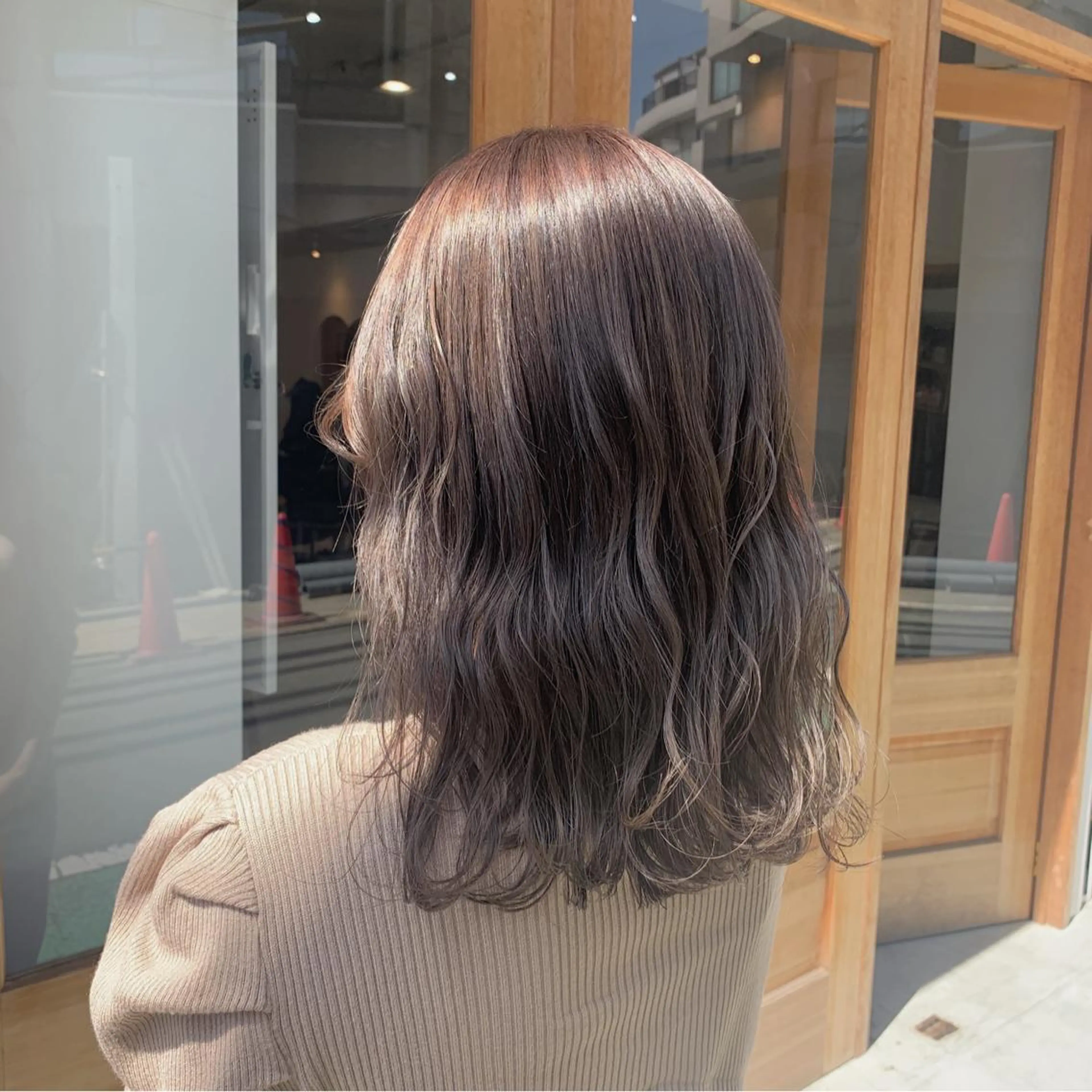 ミディアム カラー ヘアアレンジ ブリーチ ラベンダーカラー REONA🪽✨薬院 レイヤーカット🫧のヘアスタイル