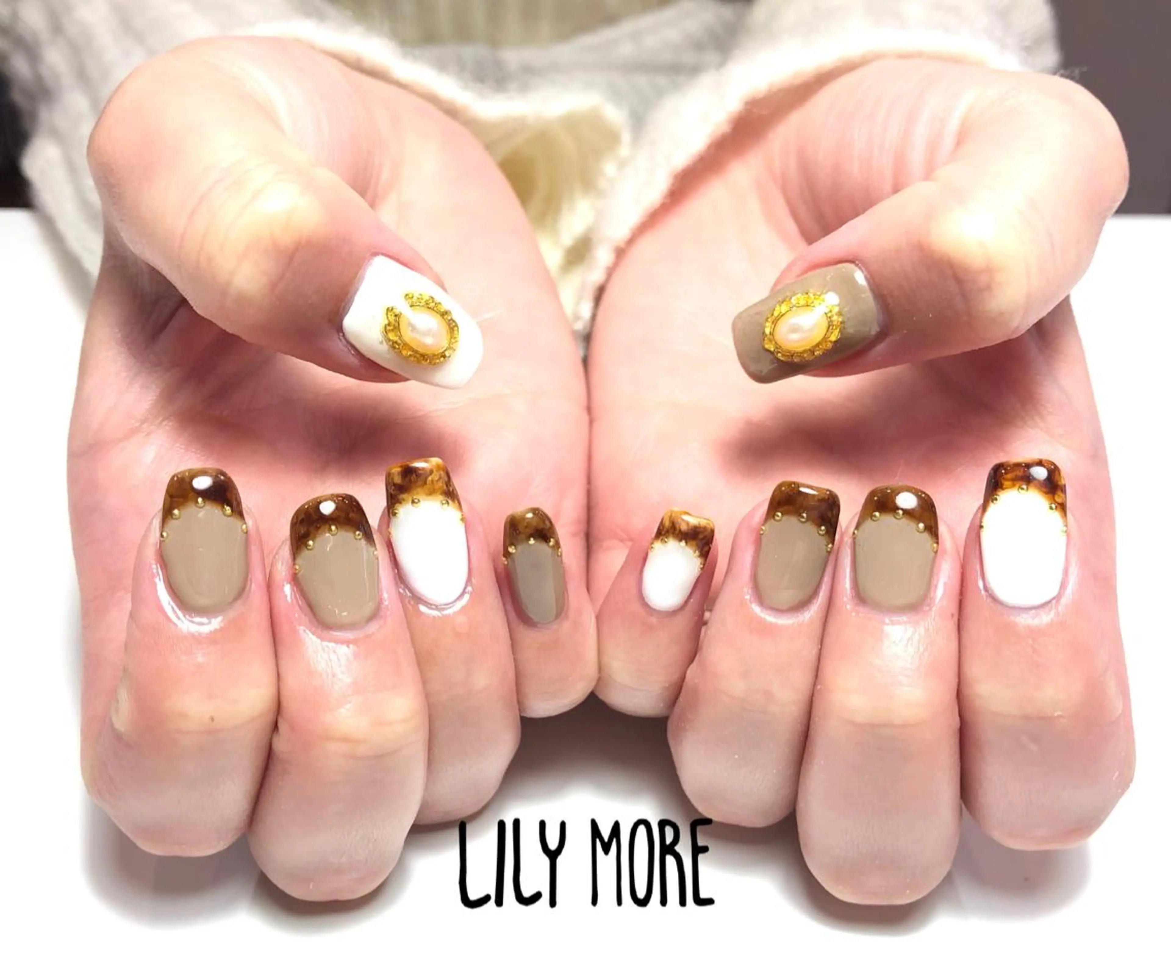 ネイル べっ甲ネイル フレンチネイル Lily closetのネイルデザイン