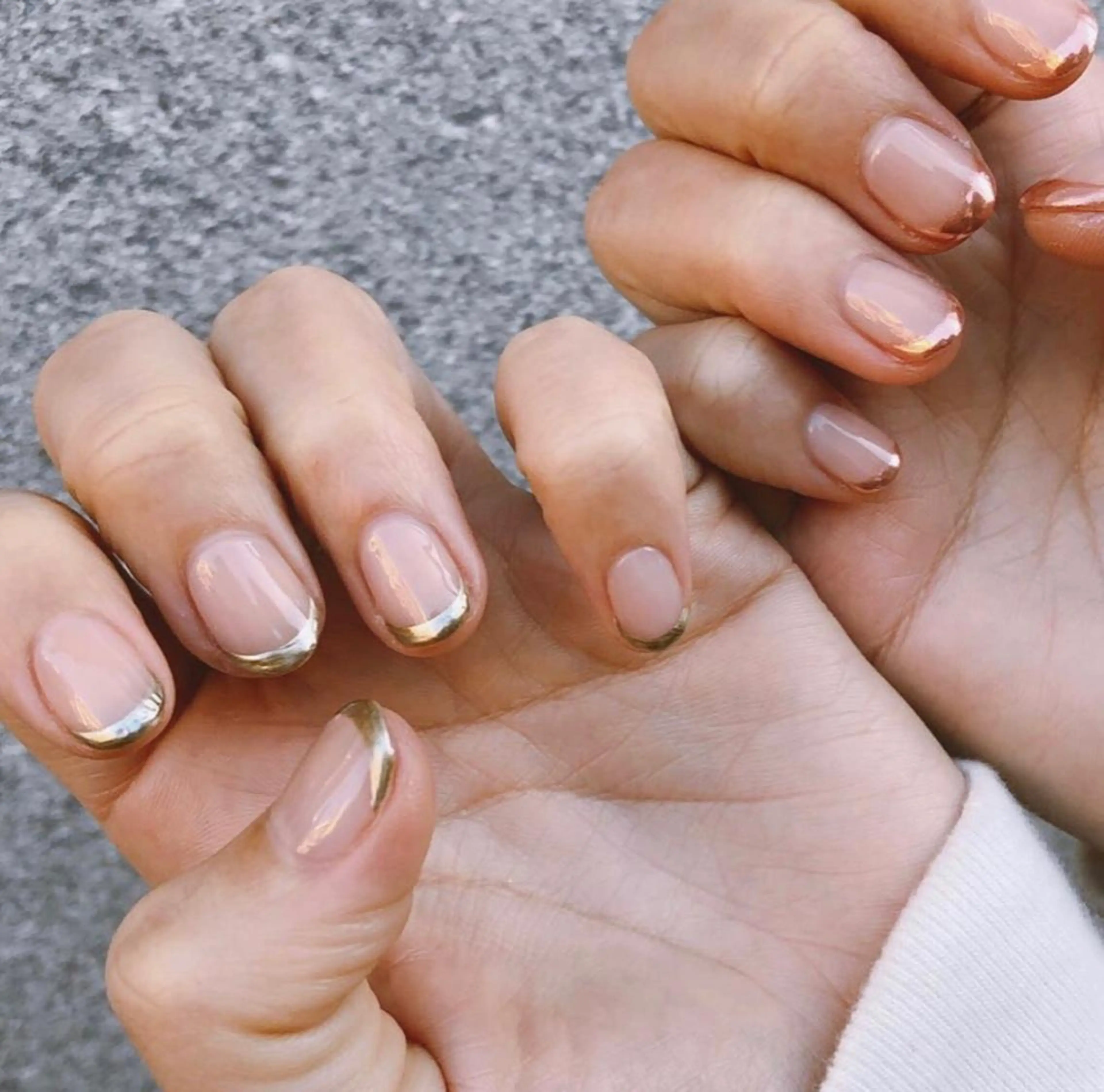 ネイル フレンチネイル ゴールド ミラーネイル ピンク シンプルネイル 佐藤 真衣の眉毛・アイブロウイメージ