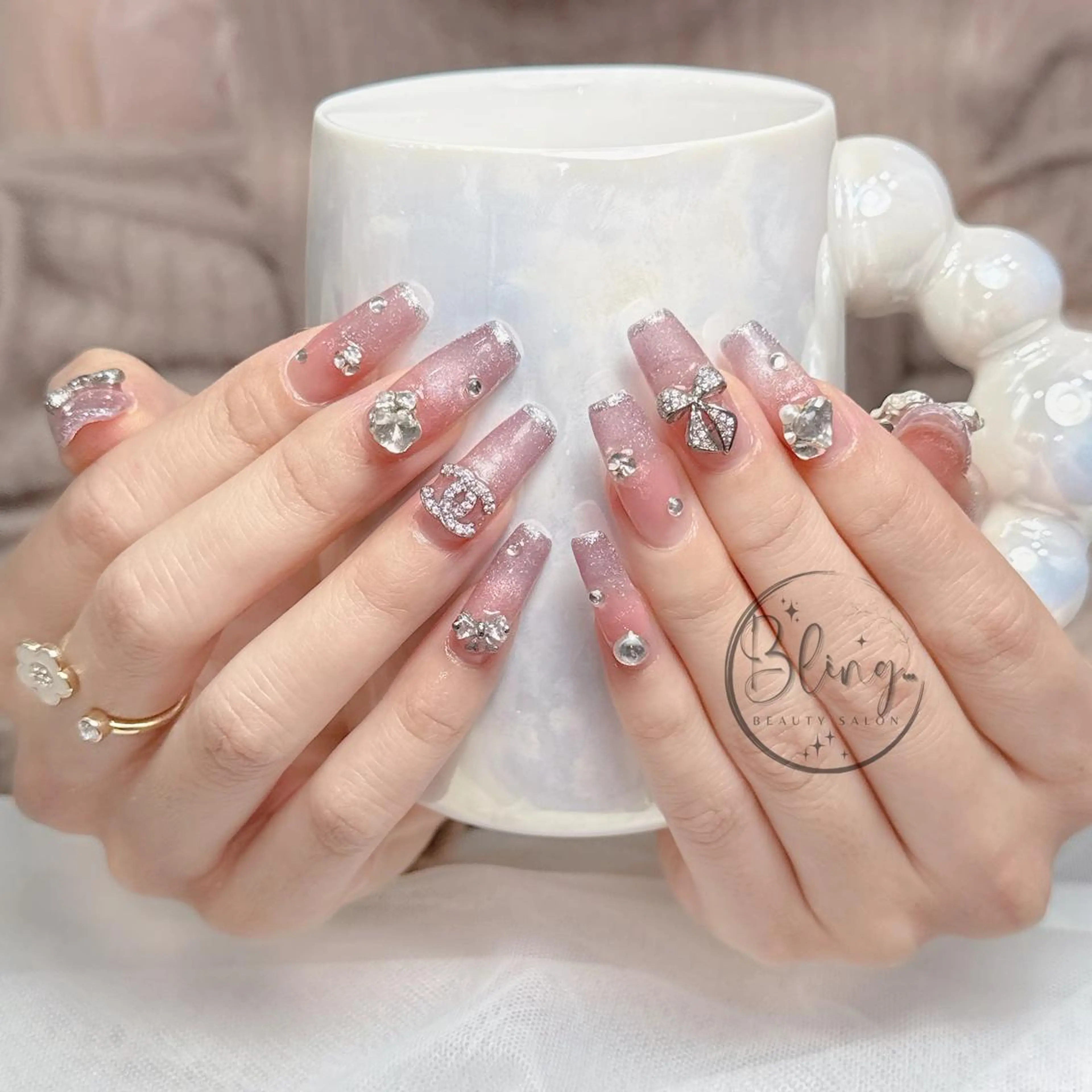 ロング 韓国風ヘア ハンドネイル Bling Salonのネイルデザイン