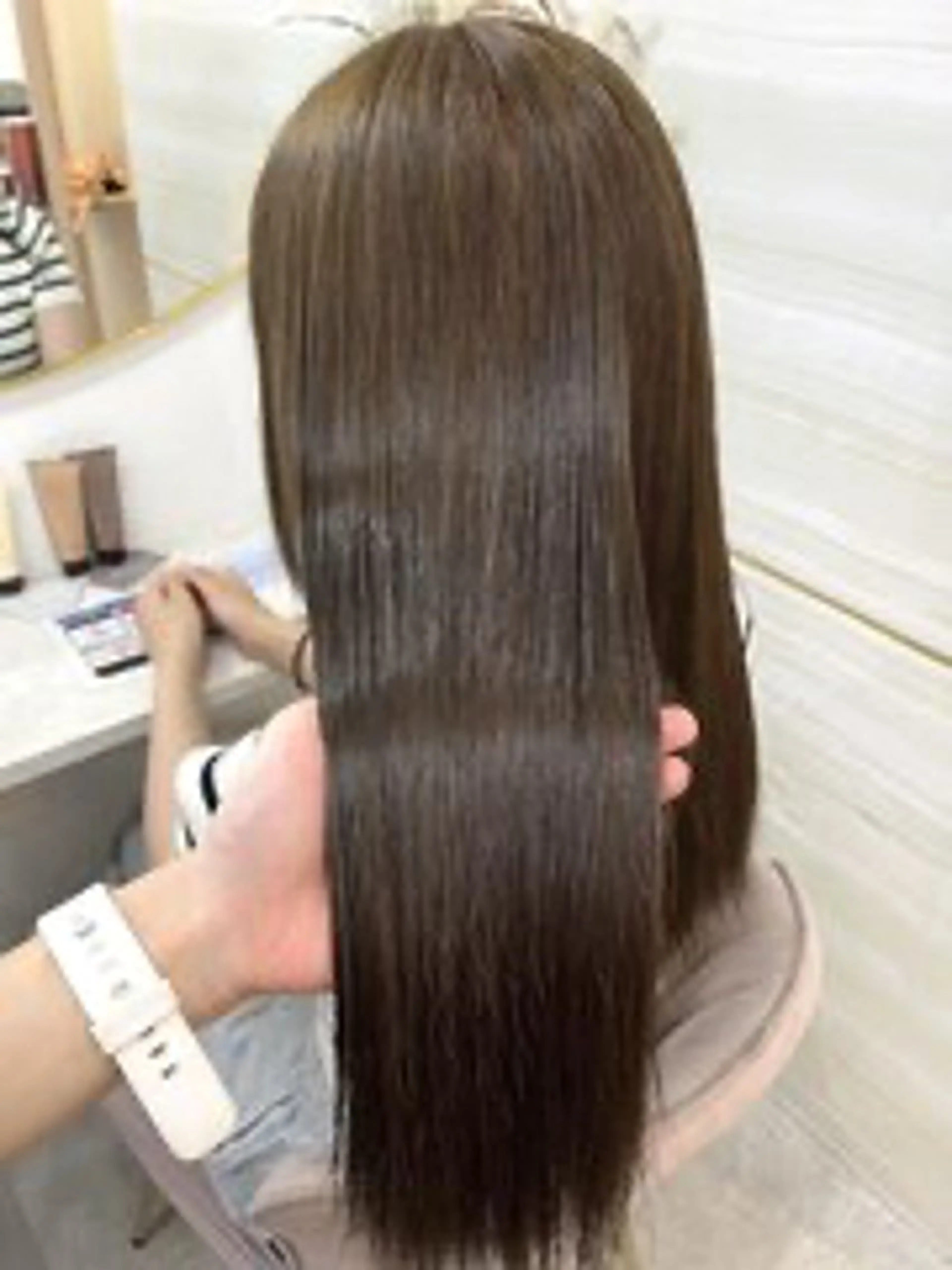 セミロング カラー elu あやね 🤍🫧カラーモデルのヘアスタイル
