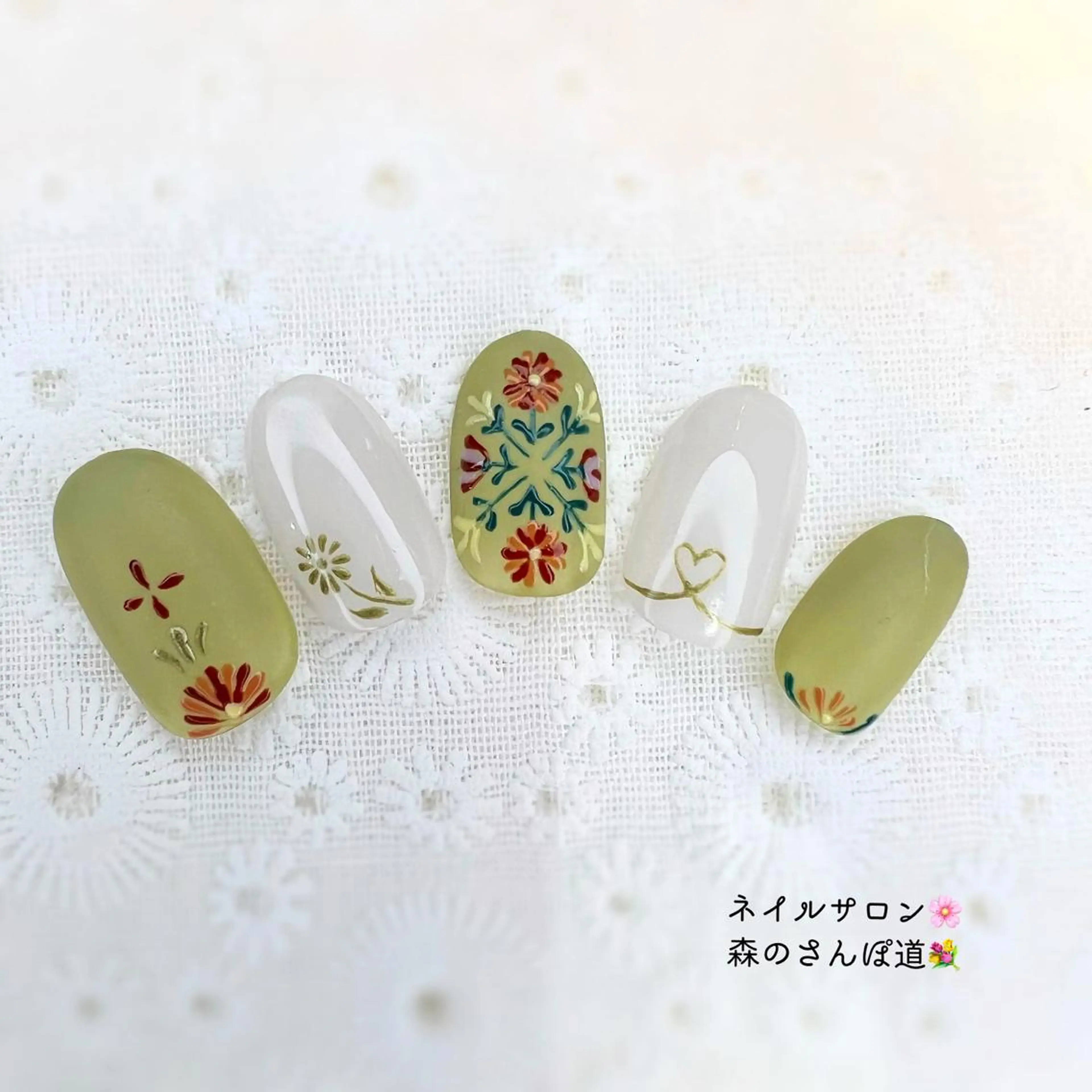ネイル ハンドネイル ショートネイル 森のさんぽ道のネイルデザイン