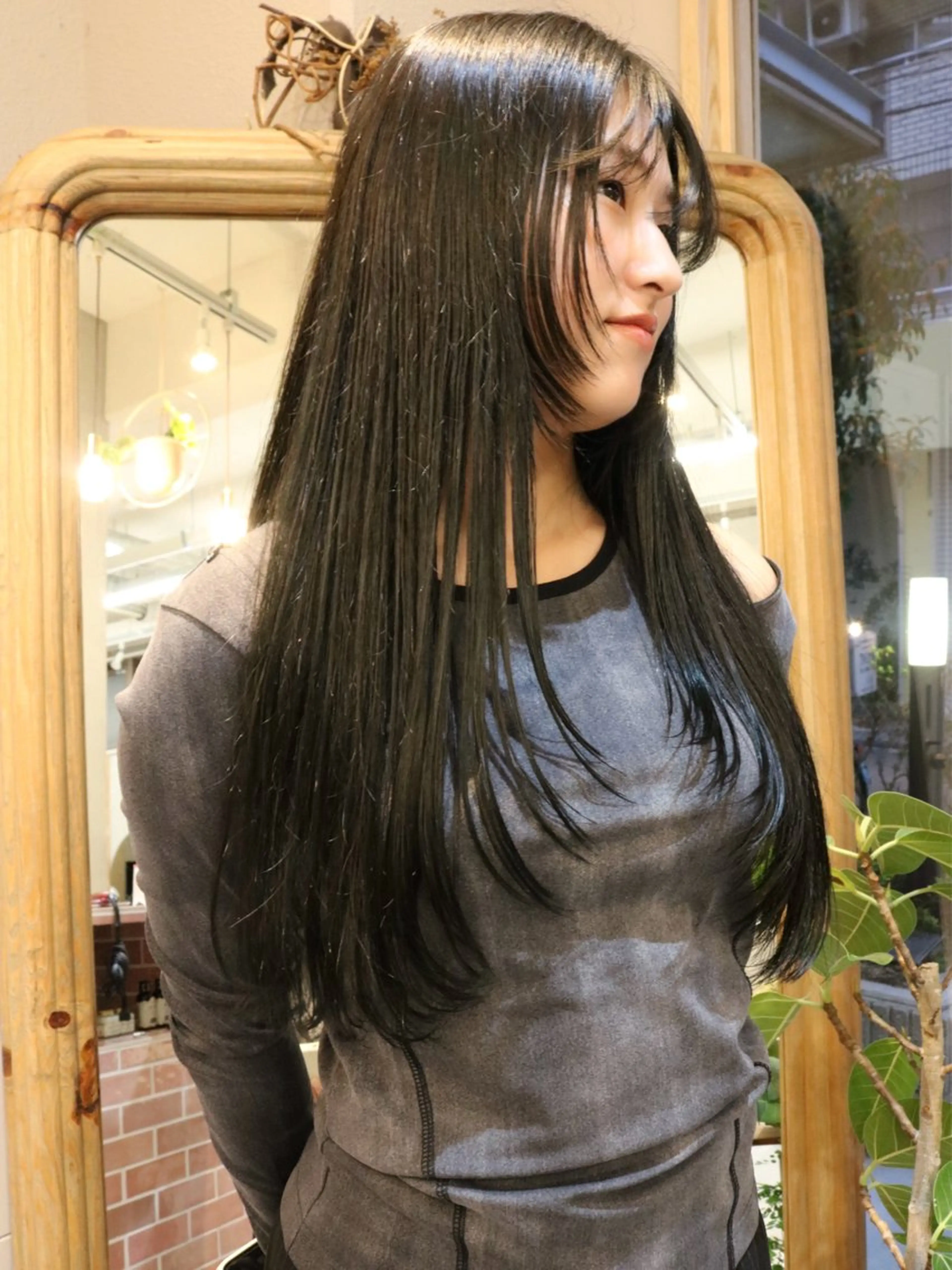 ロング カラー 松村 澪里のヘアスタイル