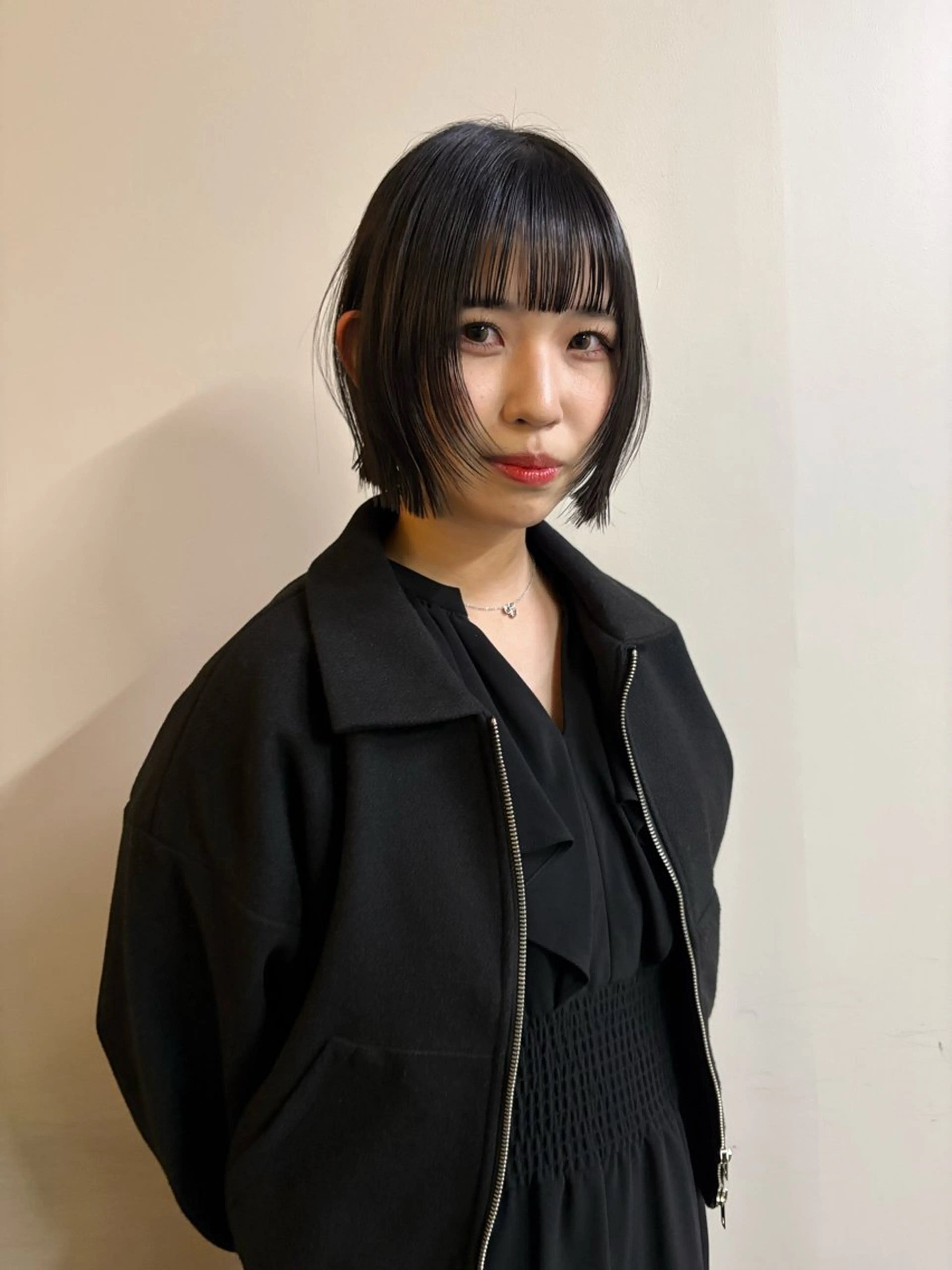 ショート ボブ 似合わせカット ハイトーン レイヤー🎀meiのヘアスタイル