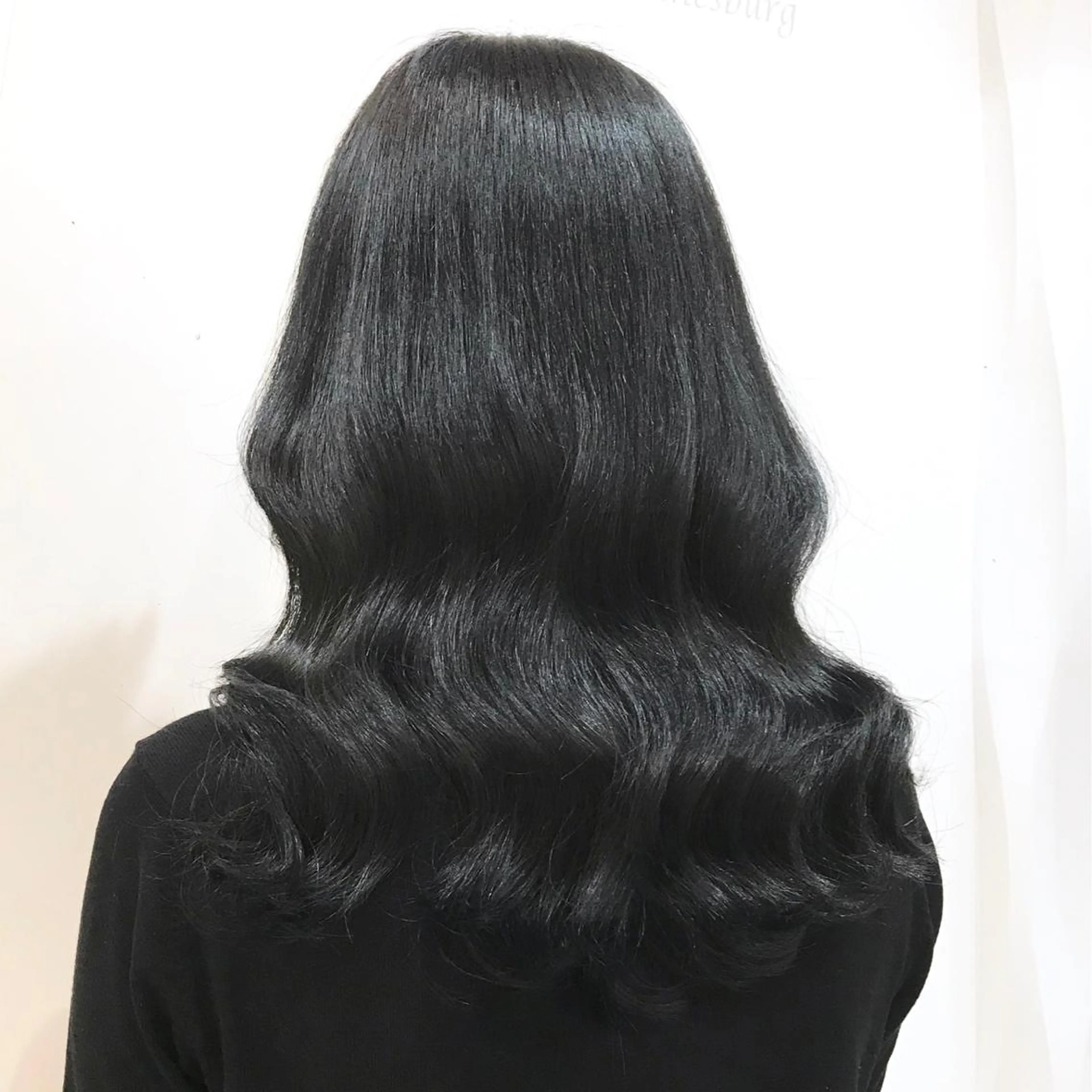 ロング カラー 黒髪 ブルーカラー ブルーブラック ヨシンモリ ムルギョル巻き K-POP好き美容師 🇰🇷Kai.Yのヘアスタイル