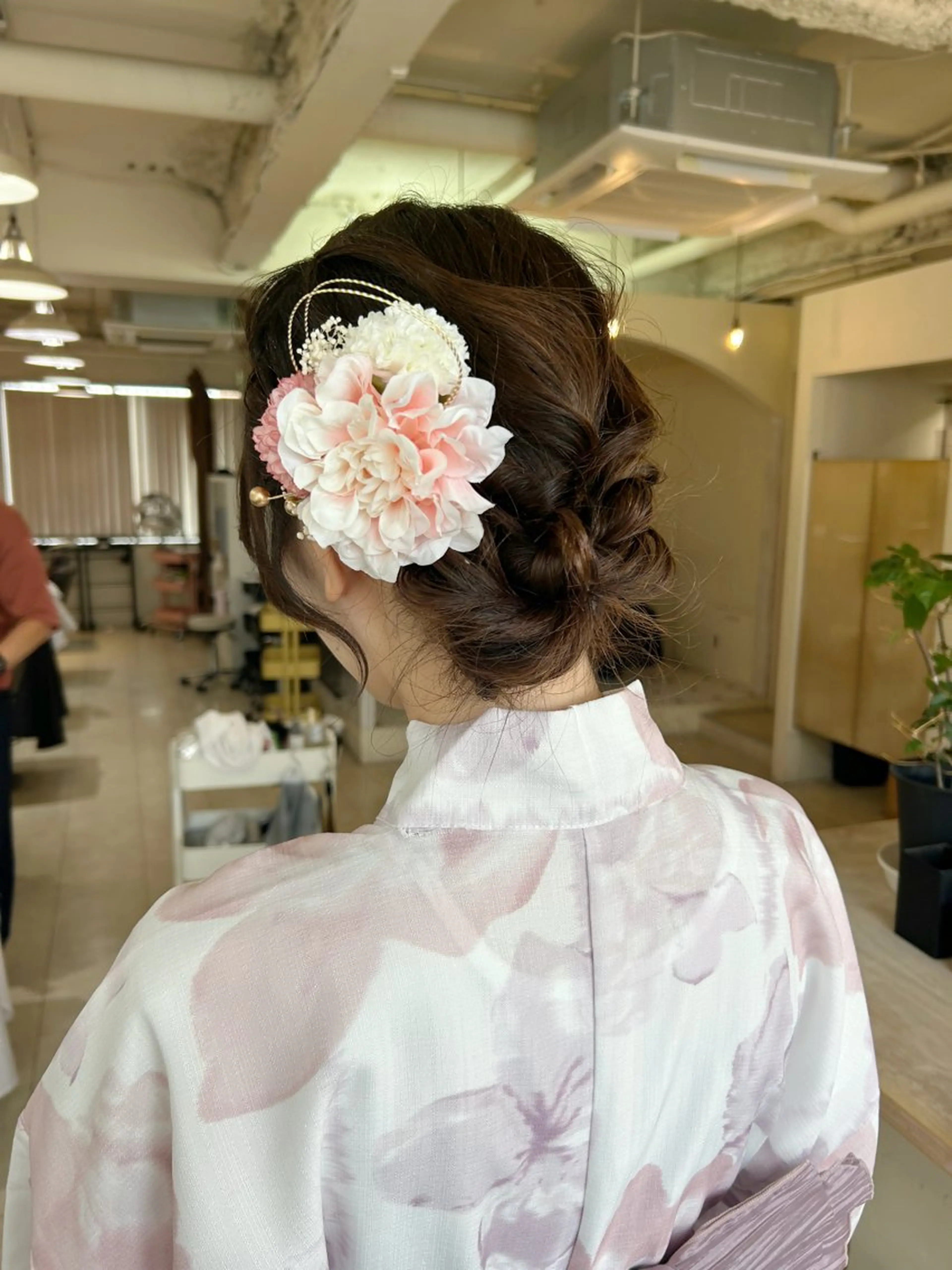 ロング ヘアアレンジ お団子ヘア 浴衣 🫧透明感ボブ/ ハイトーン.nanoのヘアスタイル