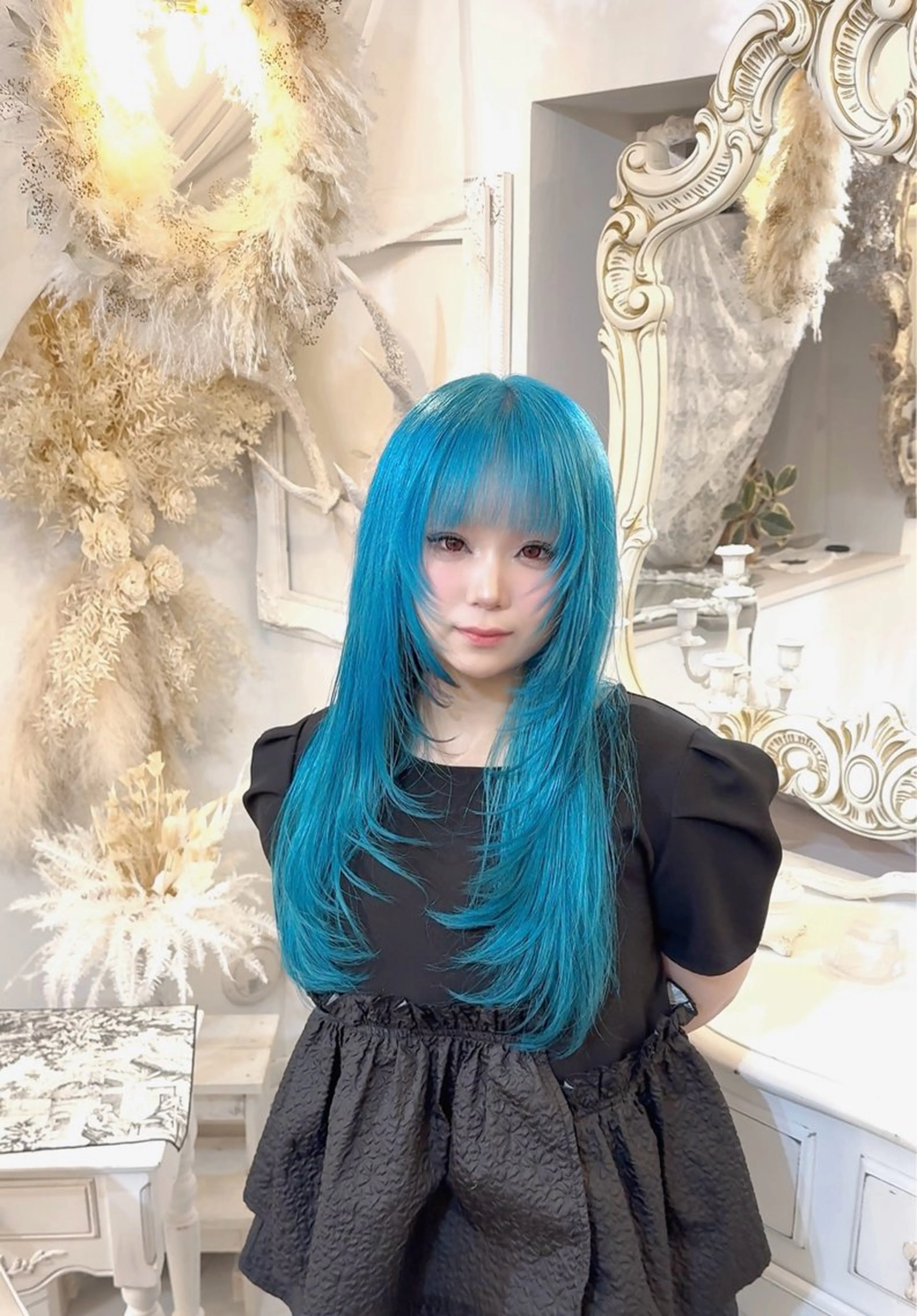 セミロング カラー ブリーチ ブルーカラー ケアブリーチ 透明感カラー レイヤーカット カット ヘアカラー トリートメント 安藤悠里/ハイトーン /デザインカラーのヘアスタイル