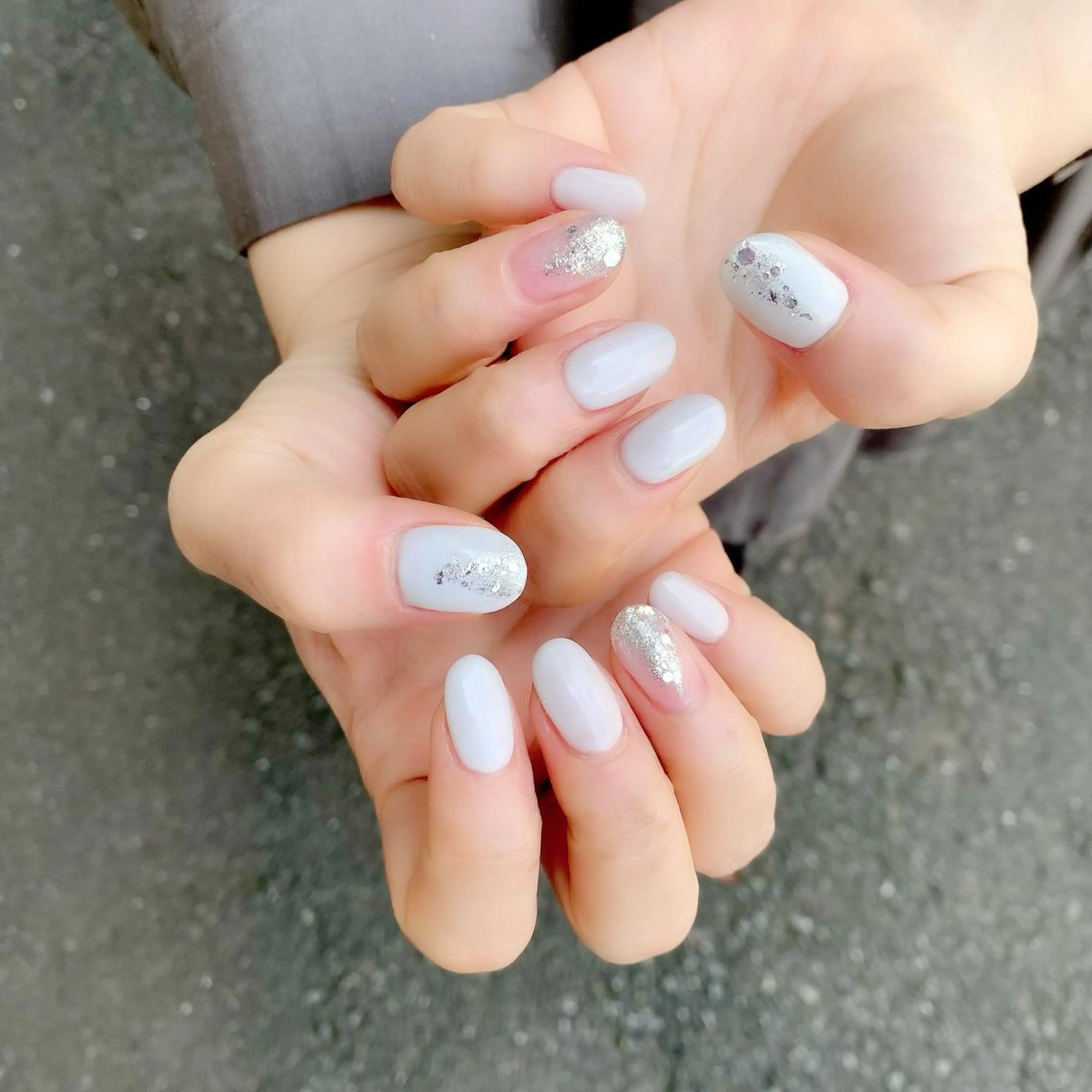 セミロング カラー パーマ ヘアアレンジ メンズ キッズ ネイル マツエク・マツパ アイブロウ シルバー アートネイル シルバー 夏ネイル ハンドネイル Salon Ｋのネイルデザイン