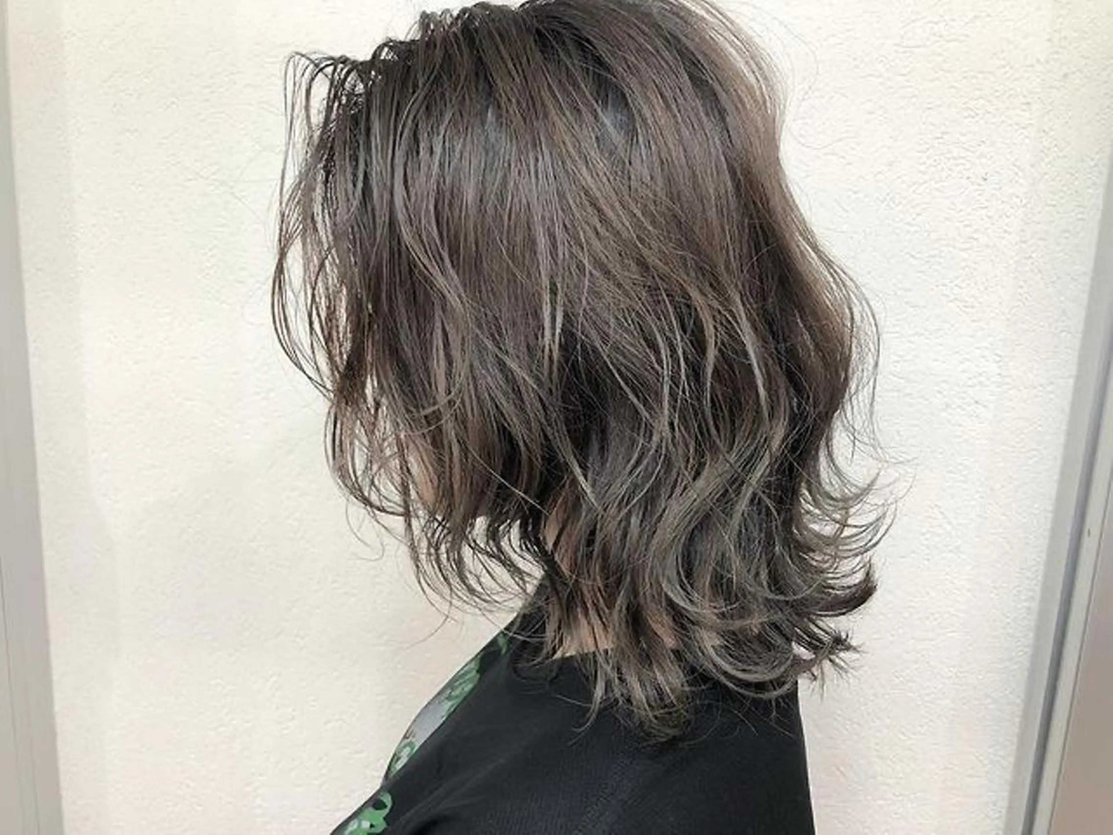 ミディアム パーマ 本田 央介のヘアスタイル