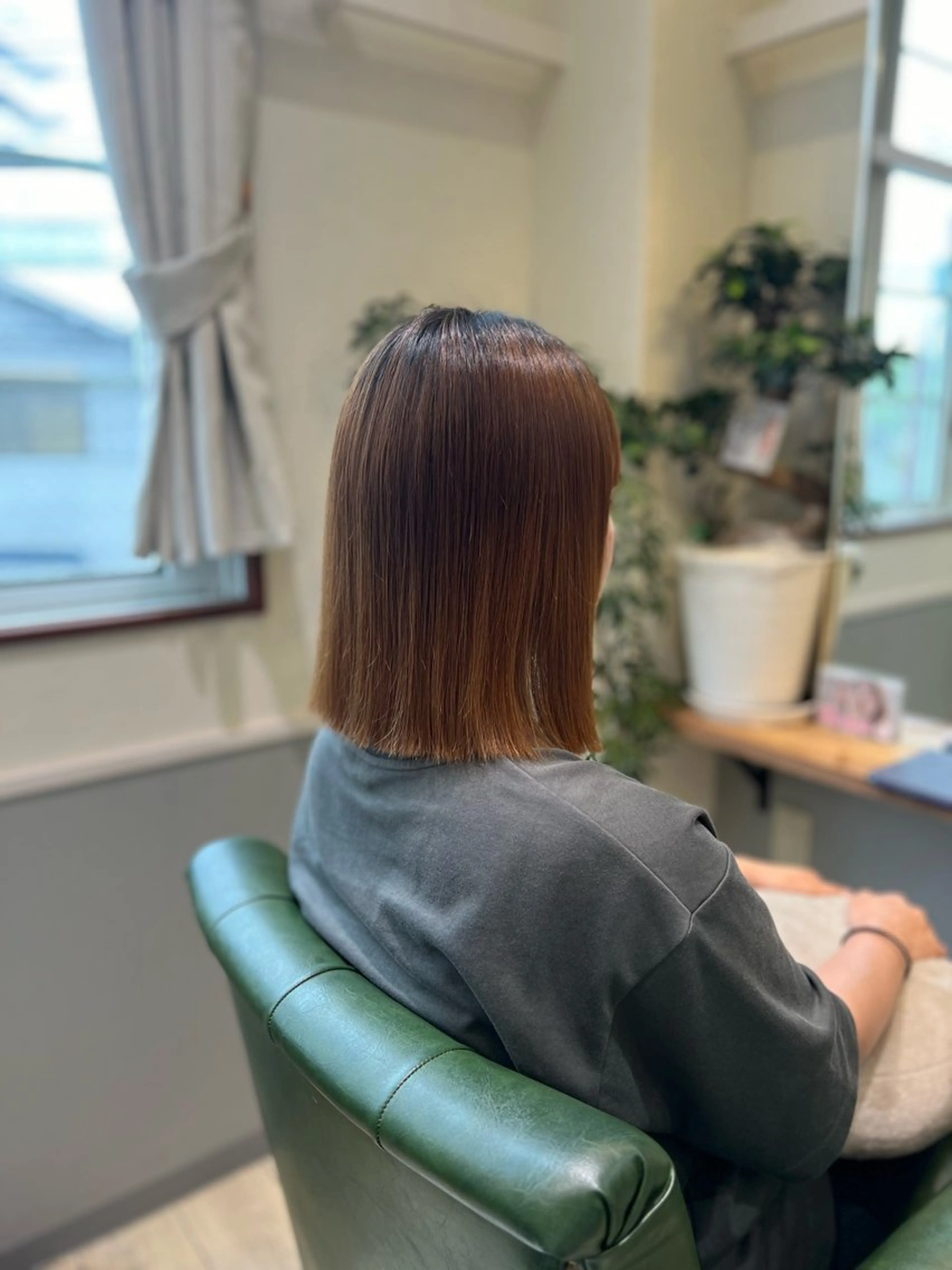 ミディアム カット 縮毛矯正 トリートメント melca. Amiのマツエク・マツパデザイン