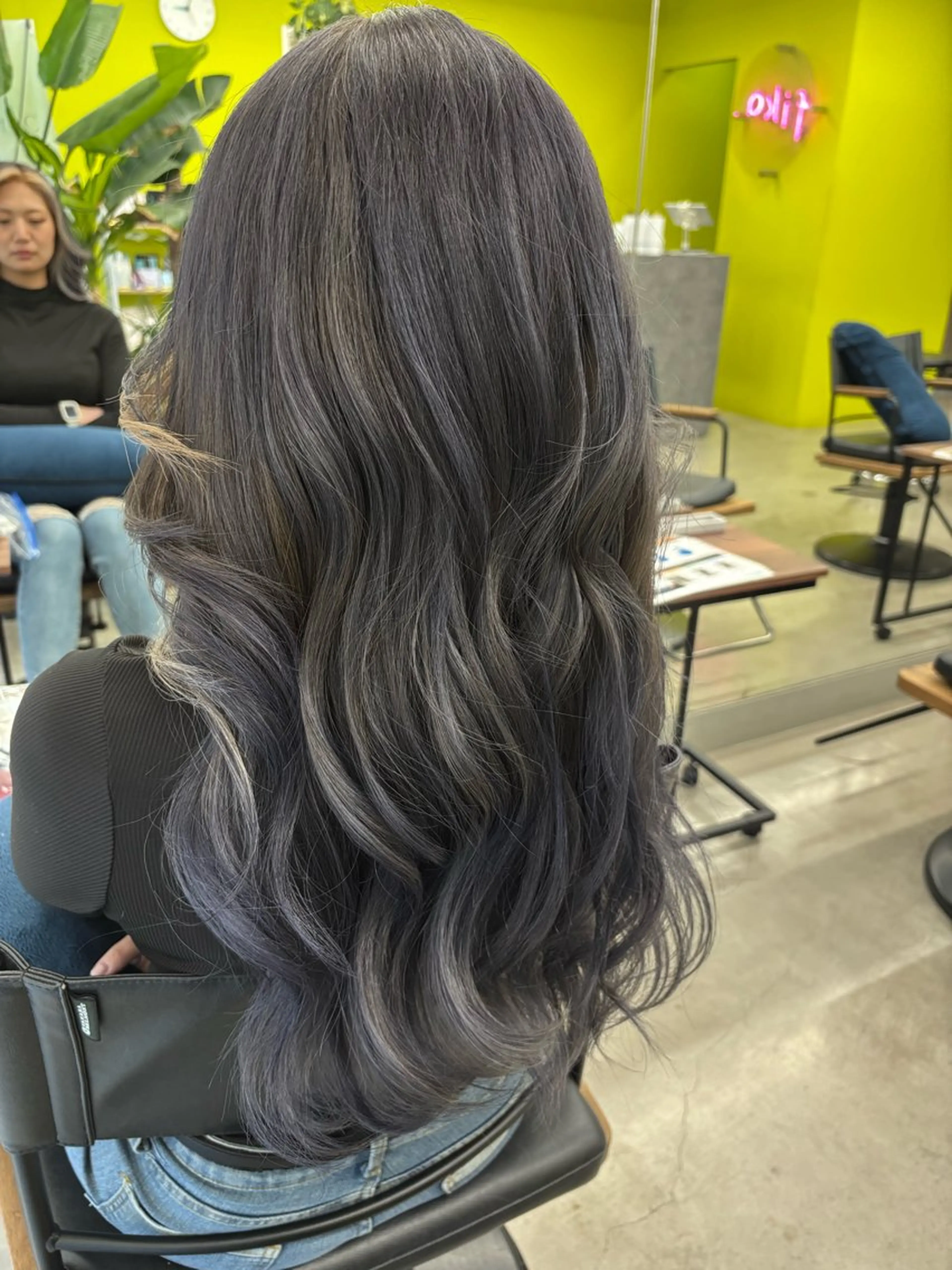 ロング カラー ヘアアレンジ ブリーチ ヘアカラー 鈴木 ちさきのヘアスタイル