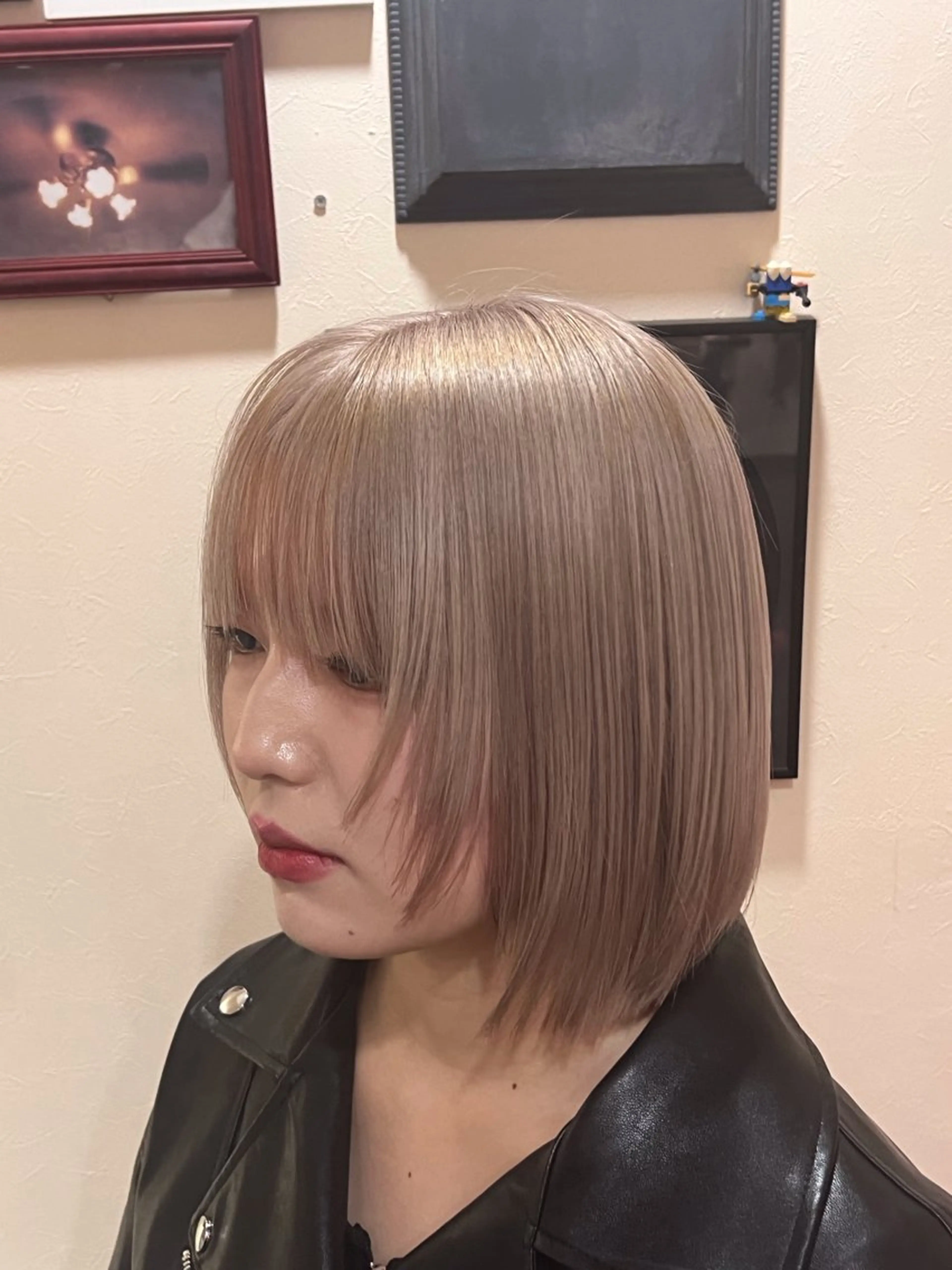 ミディアム カラー ベージュカラー インナーカラー hair&space velon所属・韓国スタイル🫧 サーシャのヘアスタイル